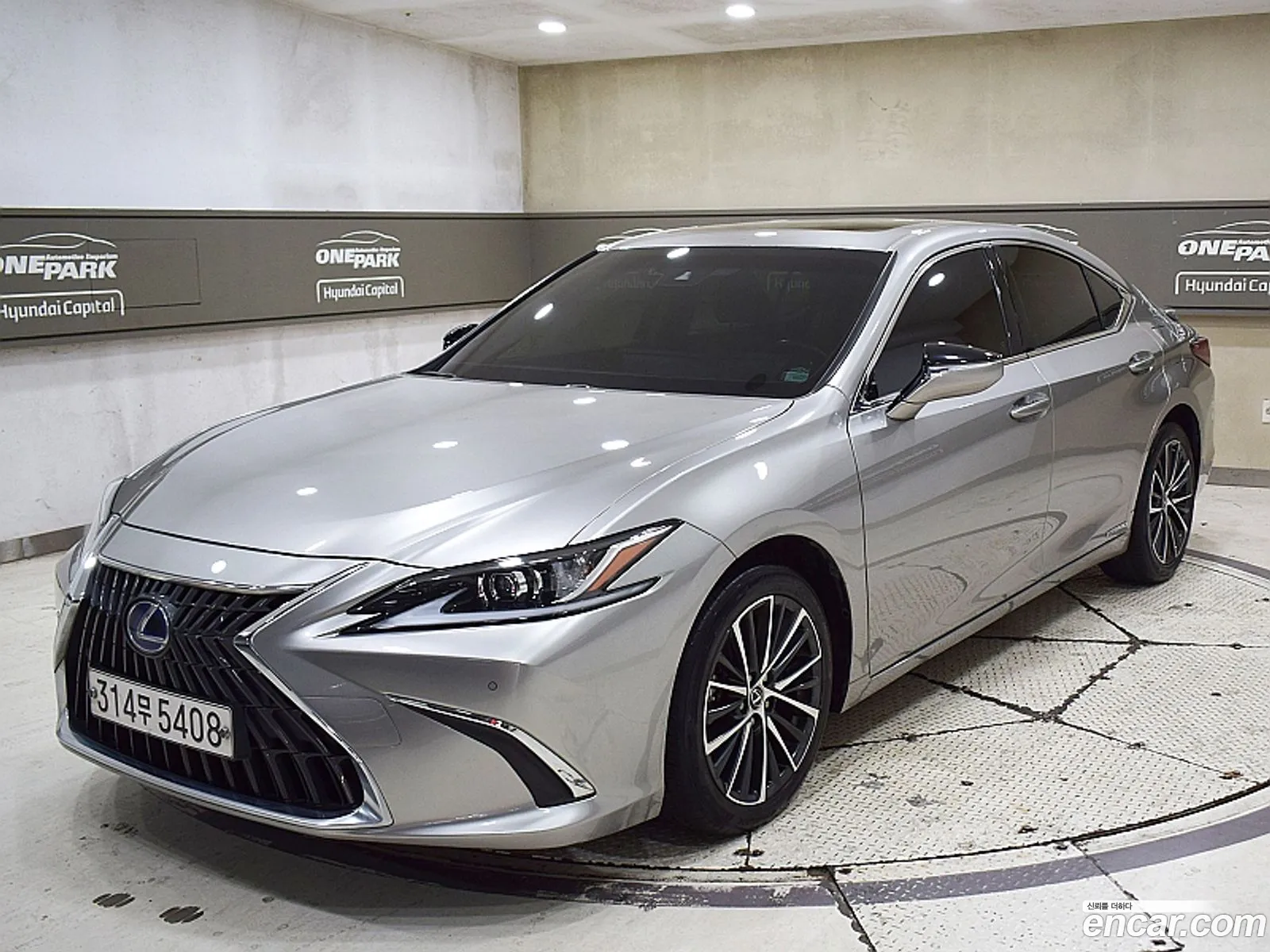 Lexus ES300h 7th Gen 2022 — 19