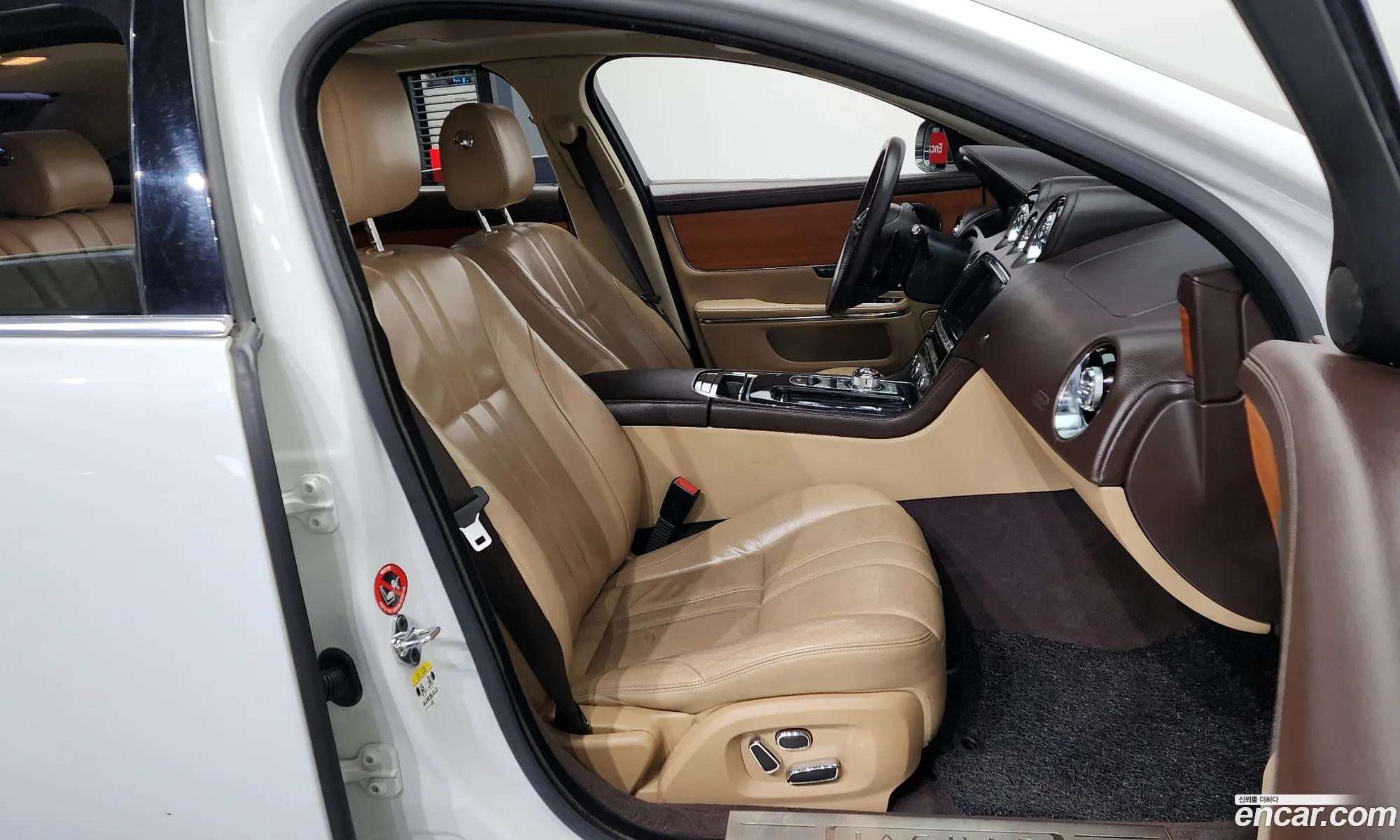 Jaguar XJ 2013 SAJAA20S2DPV46408 — 15