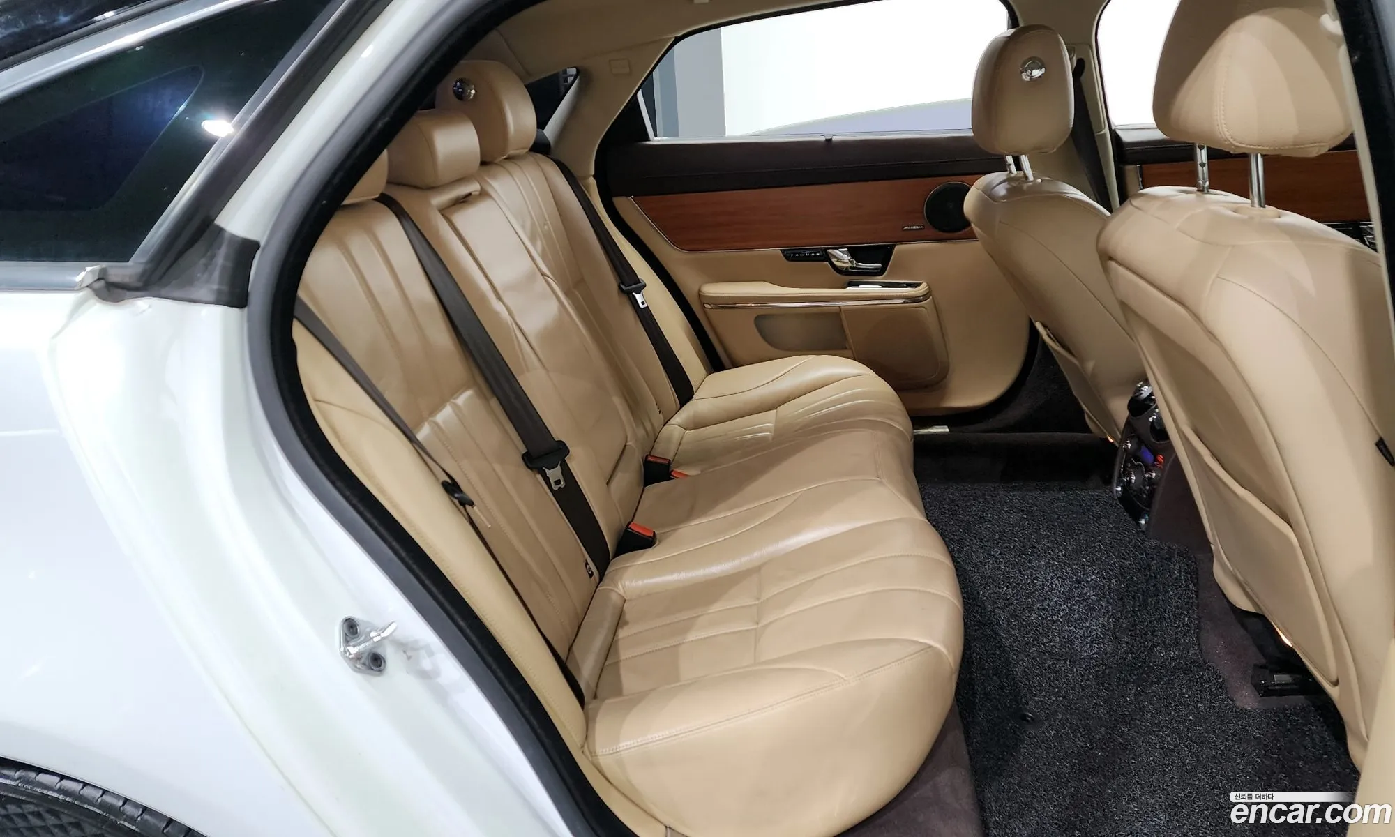 Jaguar XJ 2013 SAJAA20S2DPV46408 — 8