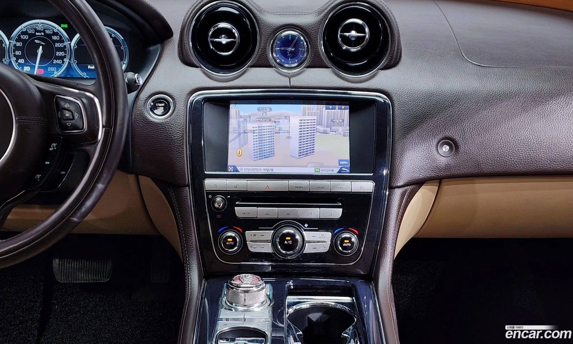 Jaguar XJ 2013 SAJAA20S2DPV46408 — 14