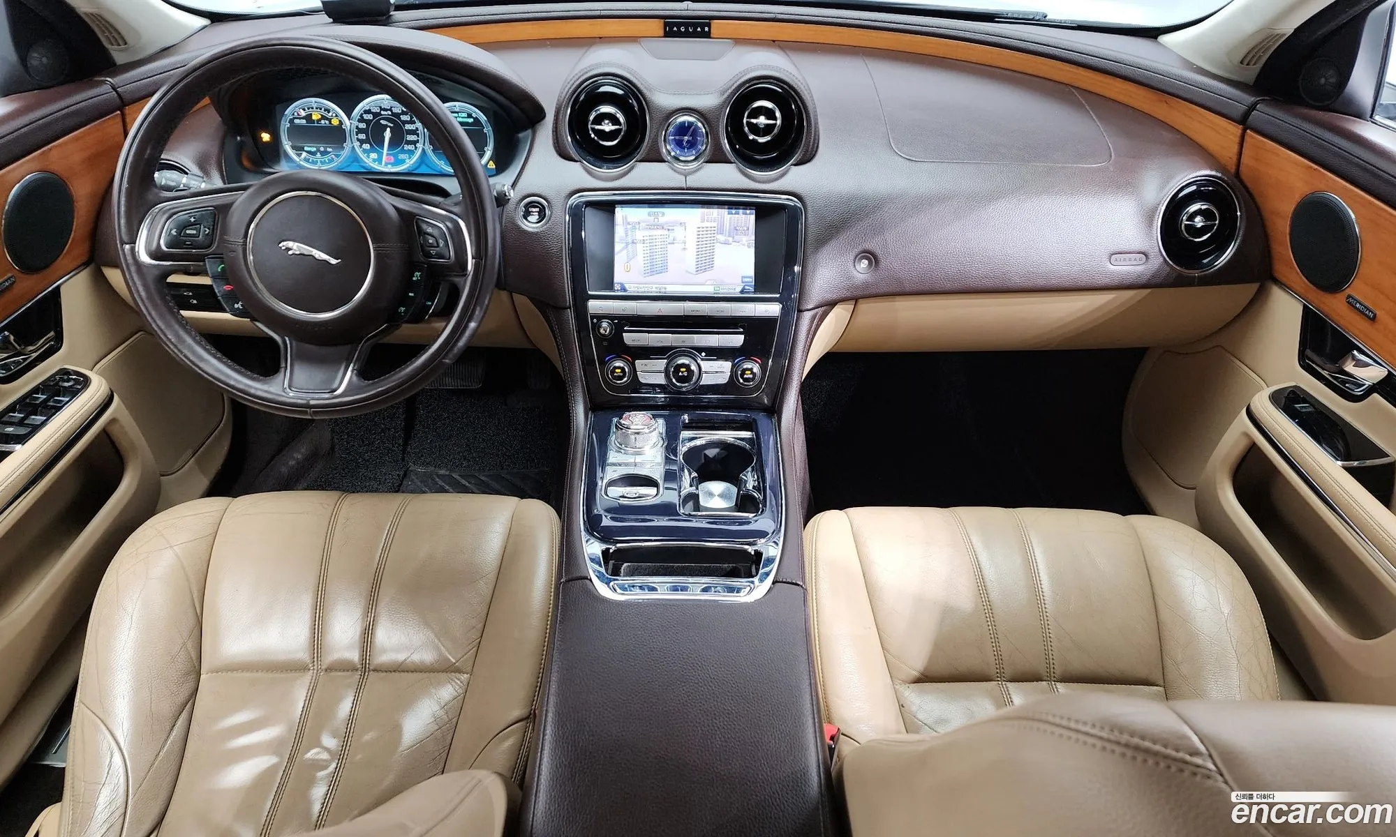 Jaguar XJ 2013 SAJAA20S2DPV46408 — 19