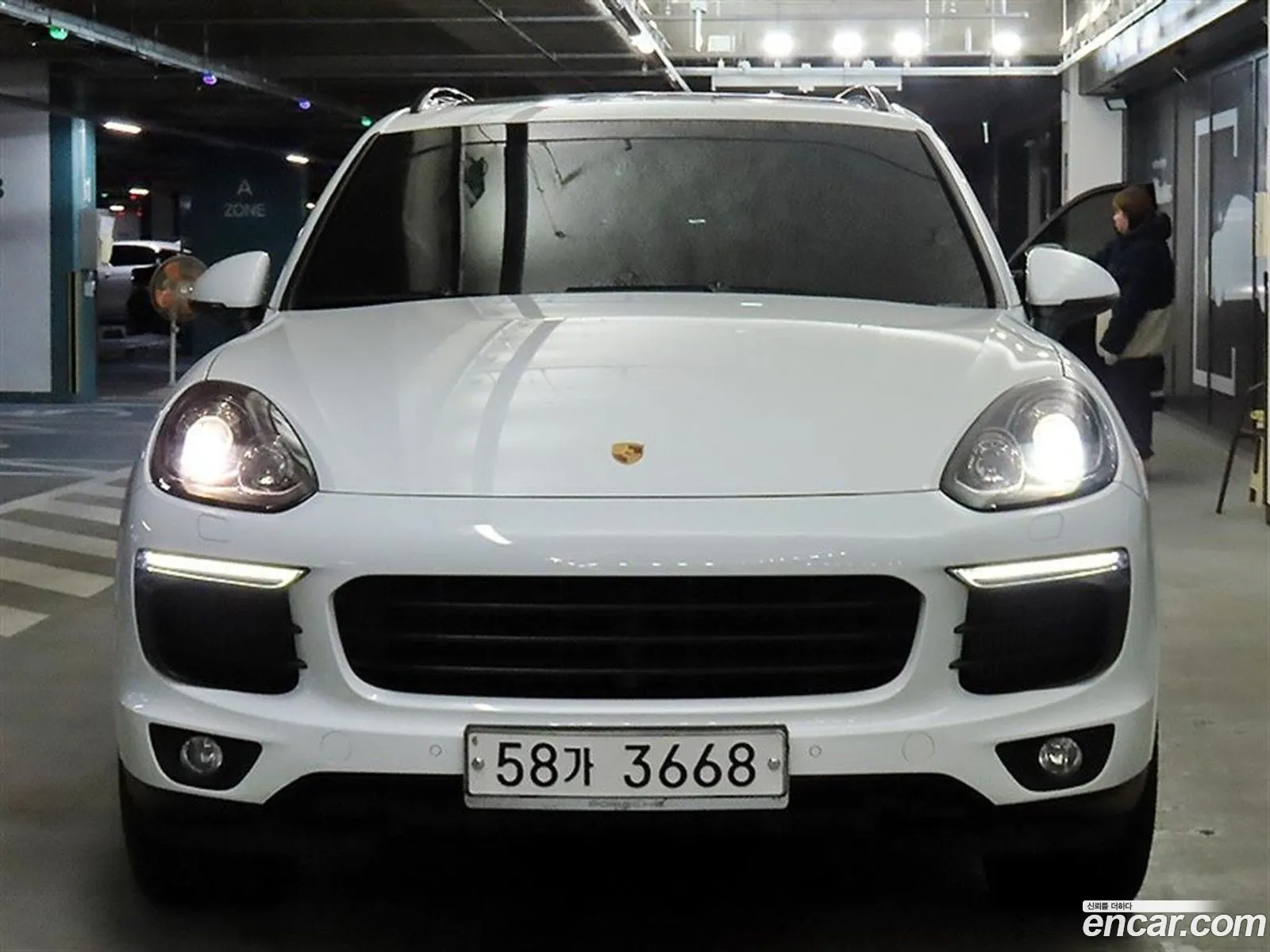 Porsche Cayenne 2017 — 19