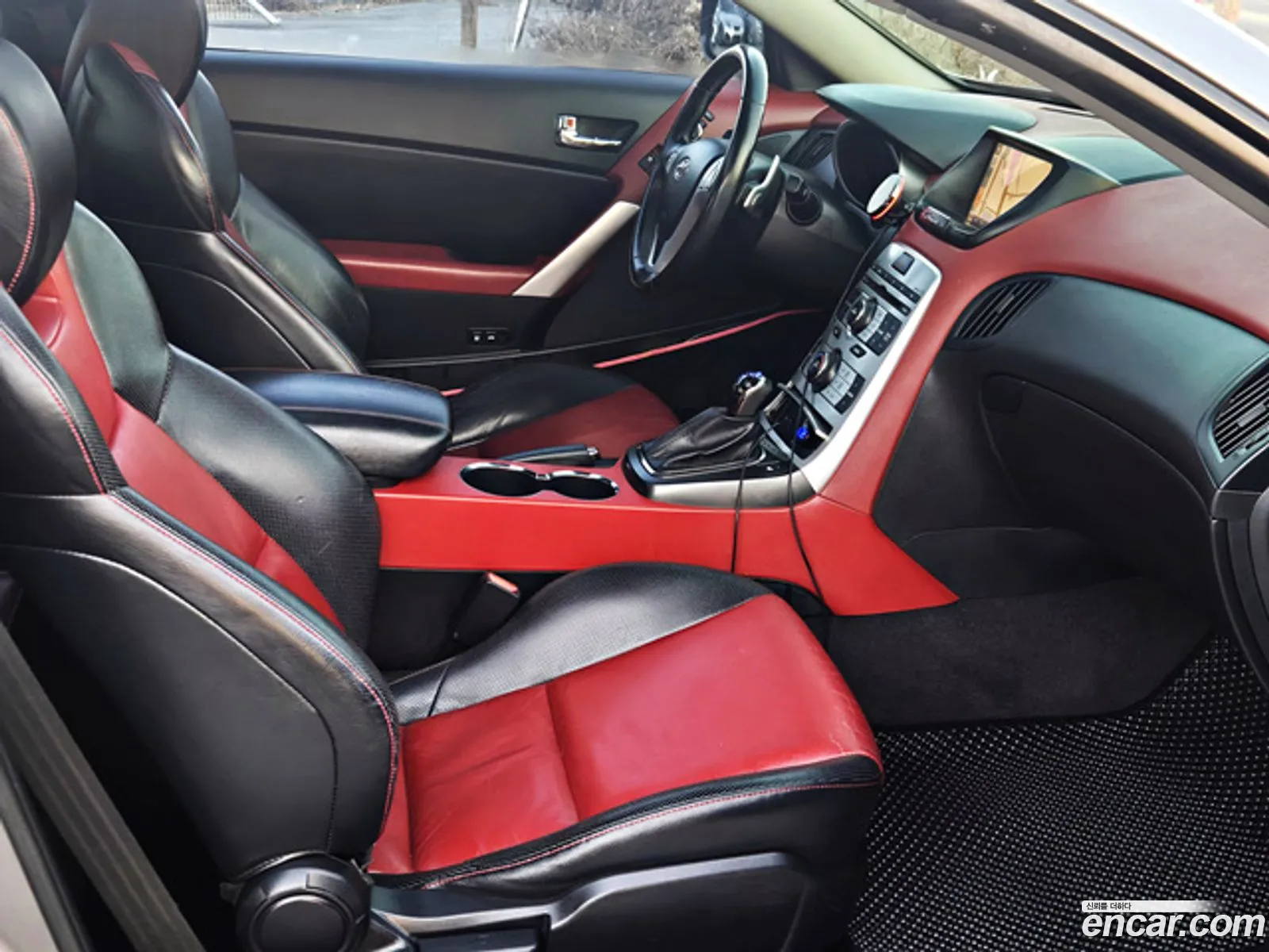 Hyundai Genesis Coupe 2010 — 13
