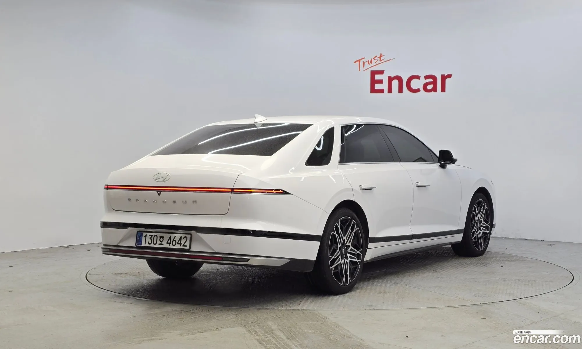 Hyundai Grandeur Hybrid 2023 — 7