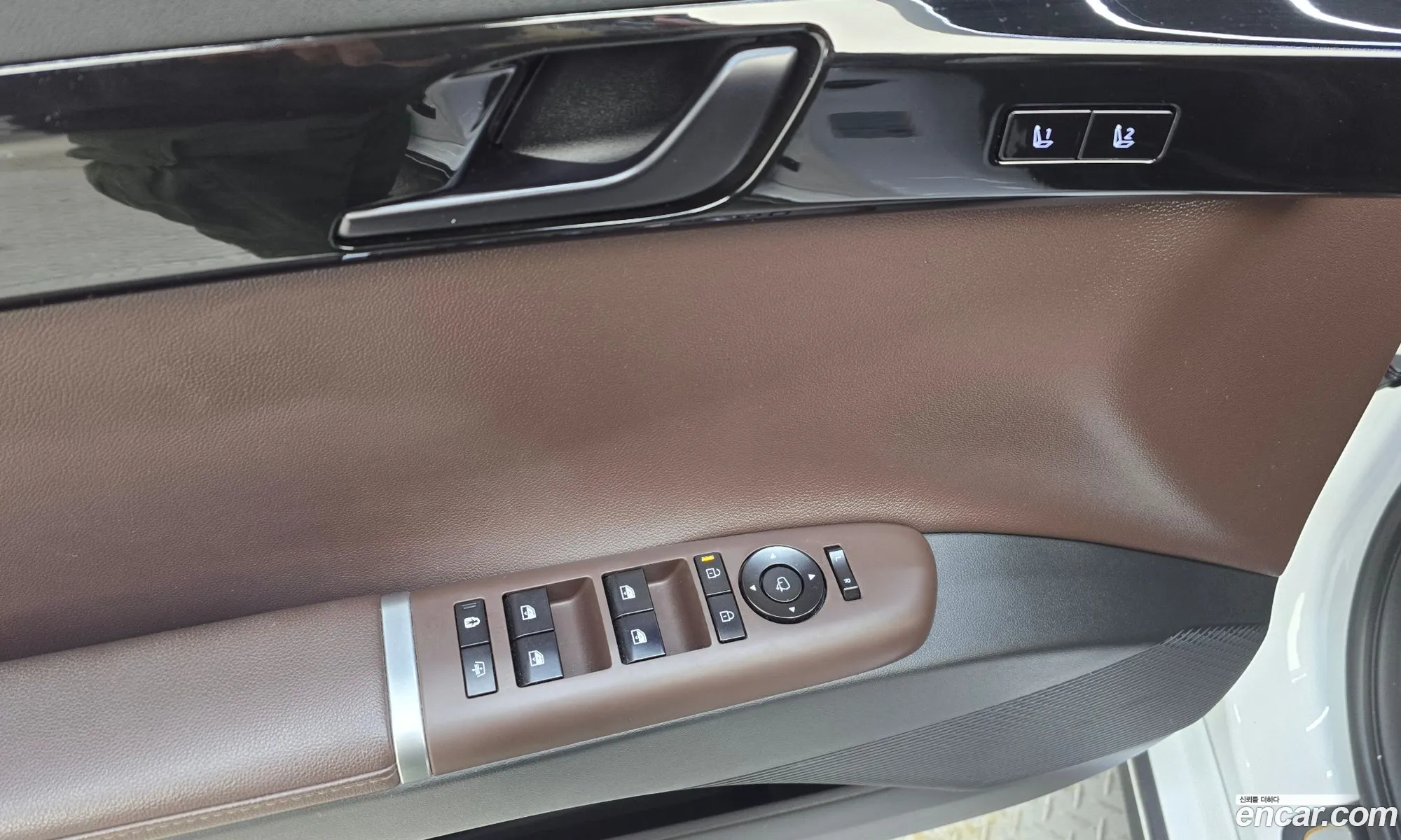 Hyundai Grandeur Hybrid 2023 — 18