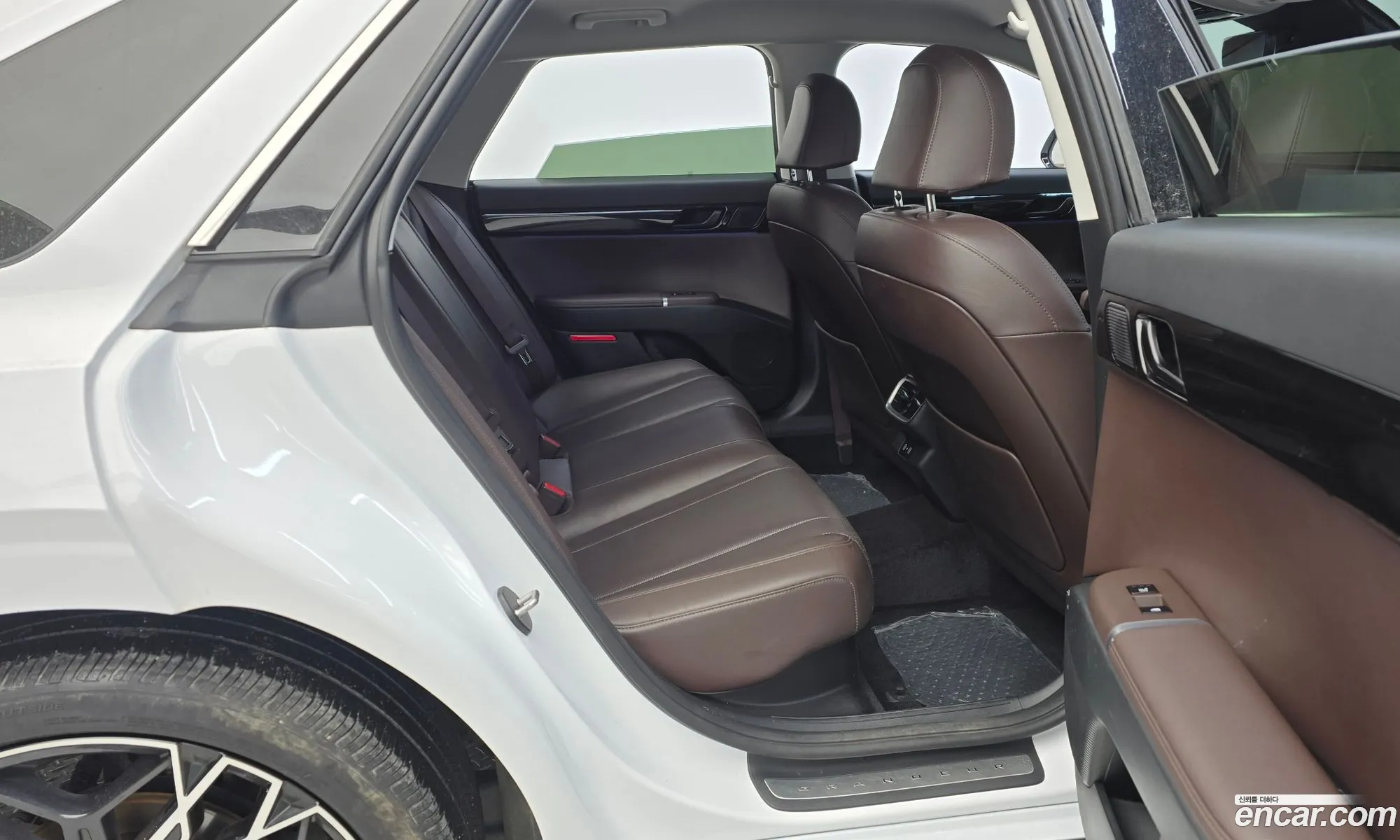 Hyundai Grandeur Hybrid 2023 — 13