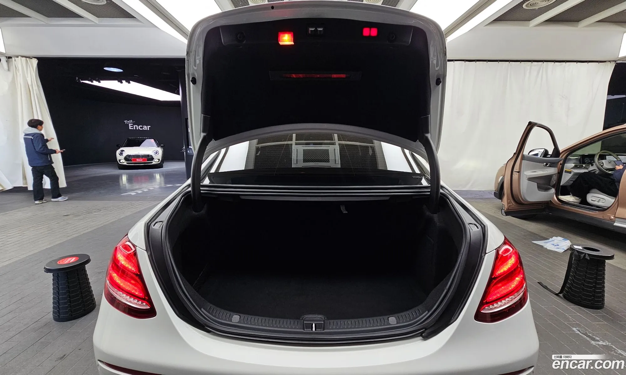 Mercedes-Benz E-Class W213 2017 WDDZF4JB3JA329936 — 2