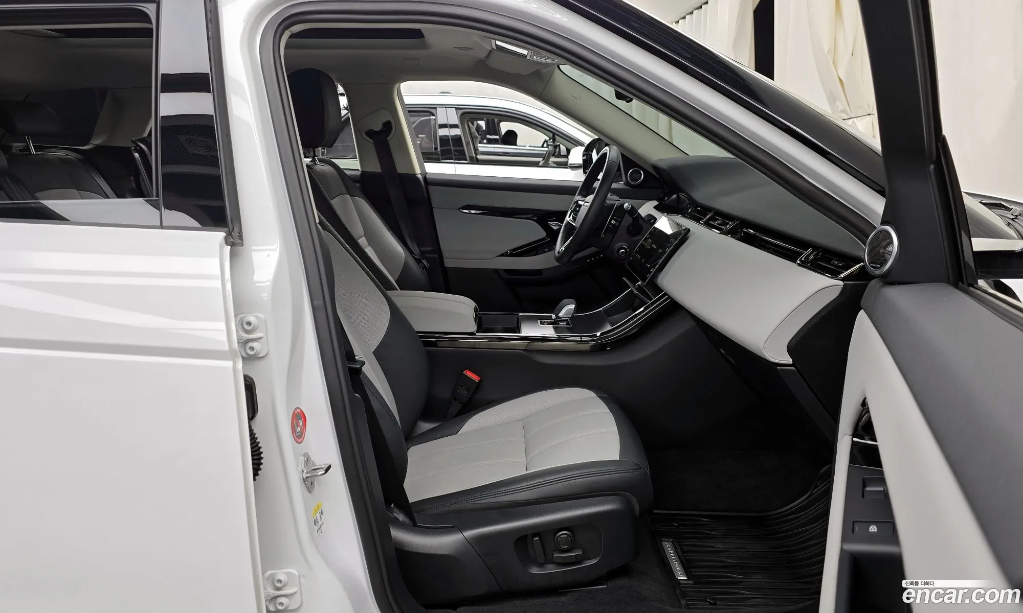 Land Rover Range Rover Evoque 2024 — 16