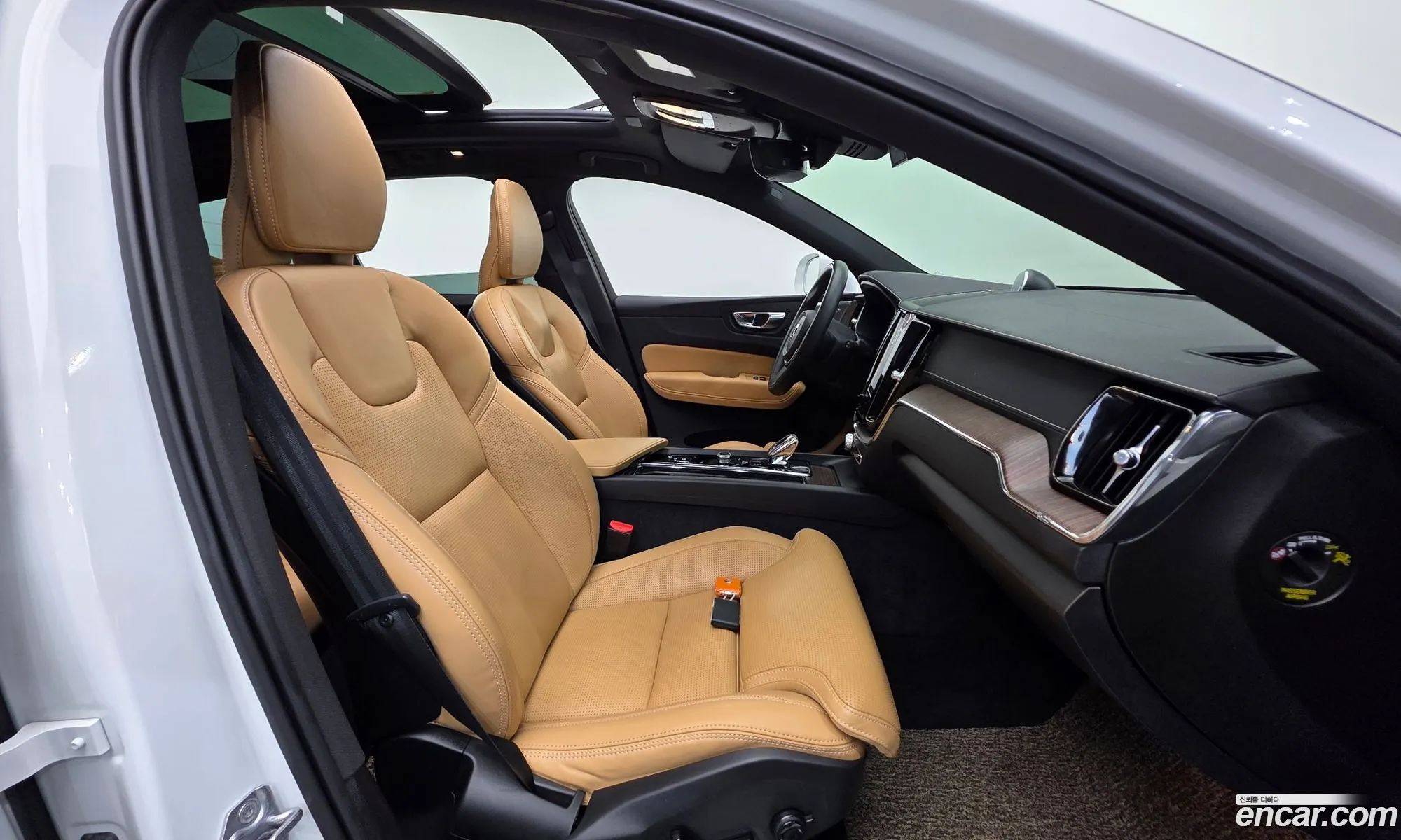 Volvo XC60 2022 YV1UZL12CN1978041 — 11