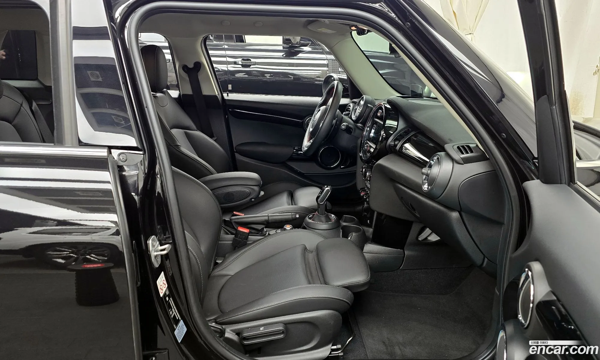 Mini Cooper S 2020 WMWXV9105L2N04598 — 18