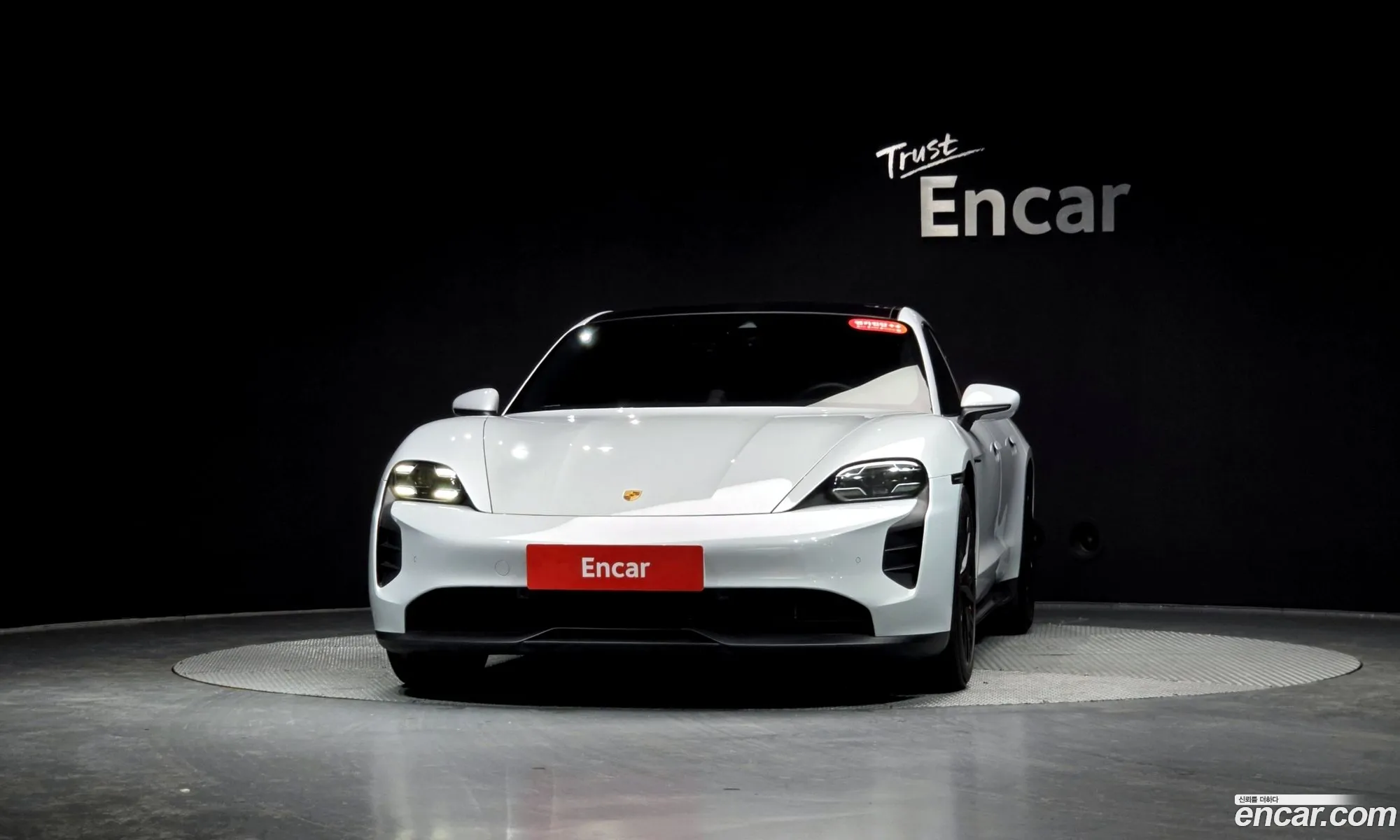 Porsche Taycan 2023 — 19