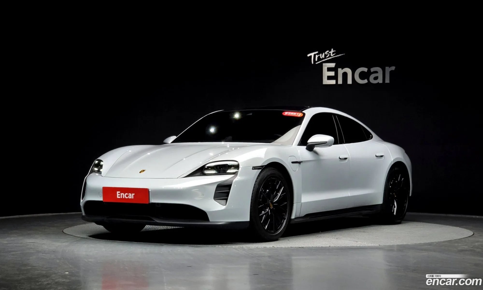 Porsche Taycan 2023 — 20