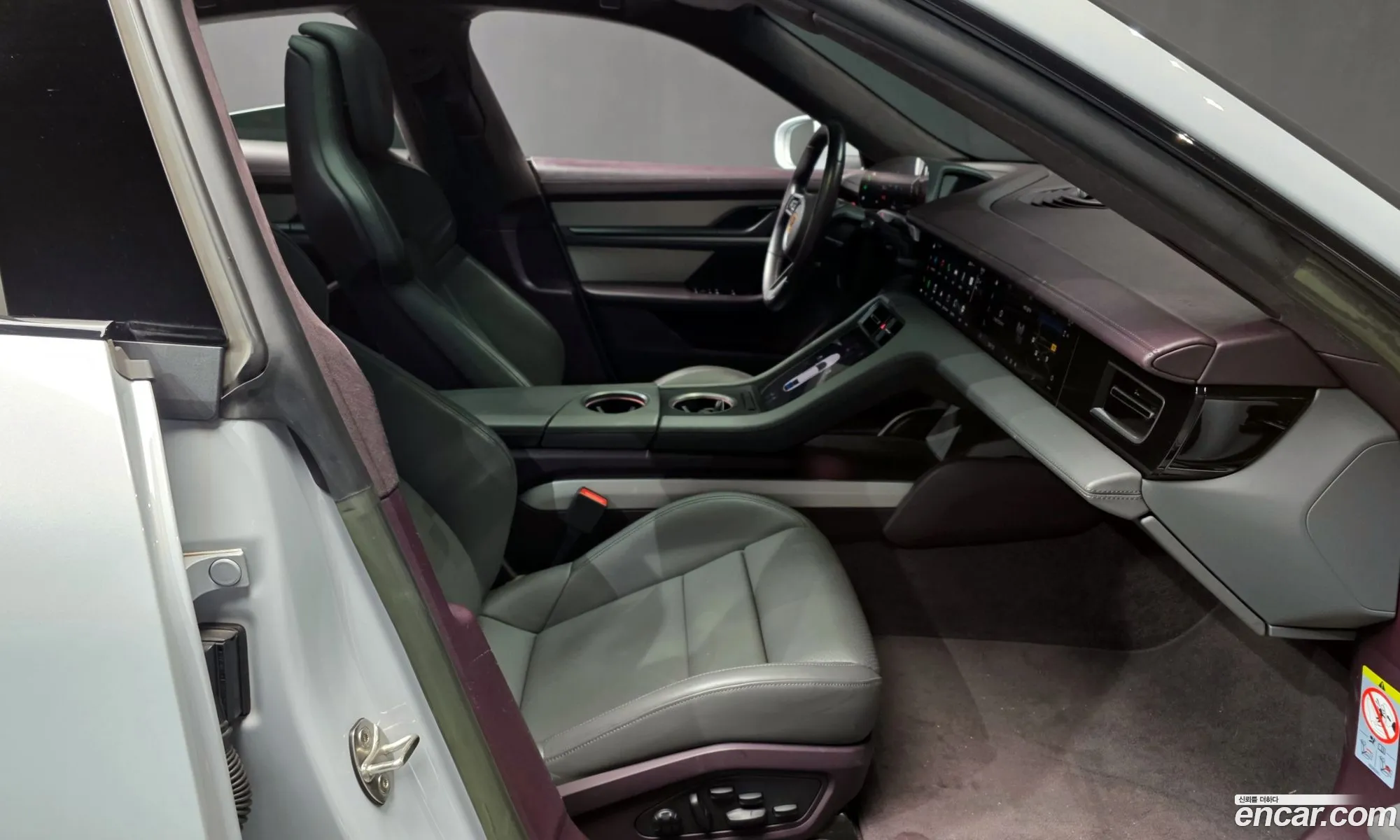 Porsche Taycan 2023 — 8