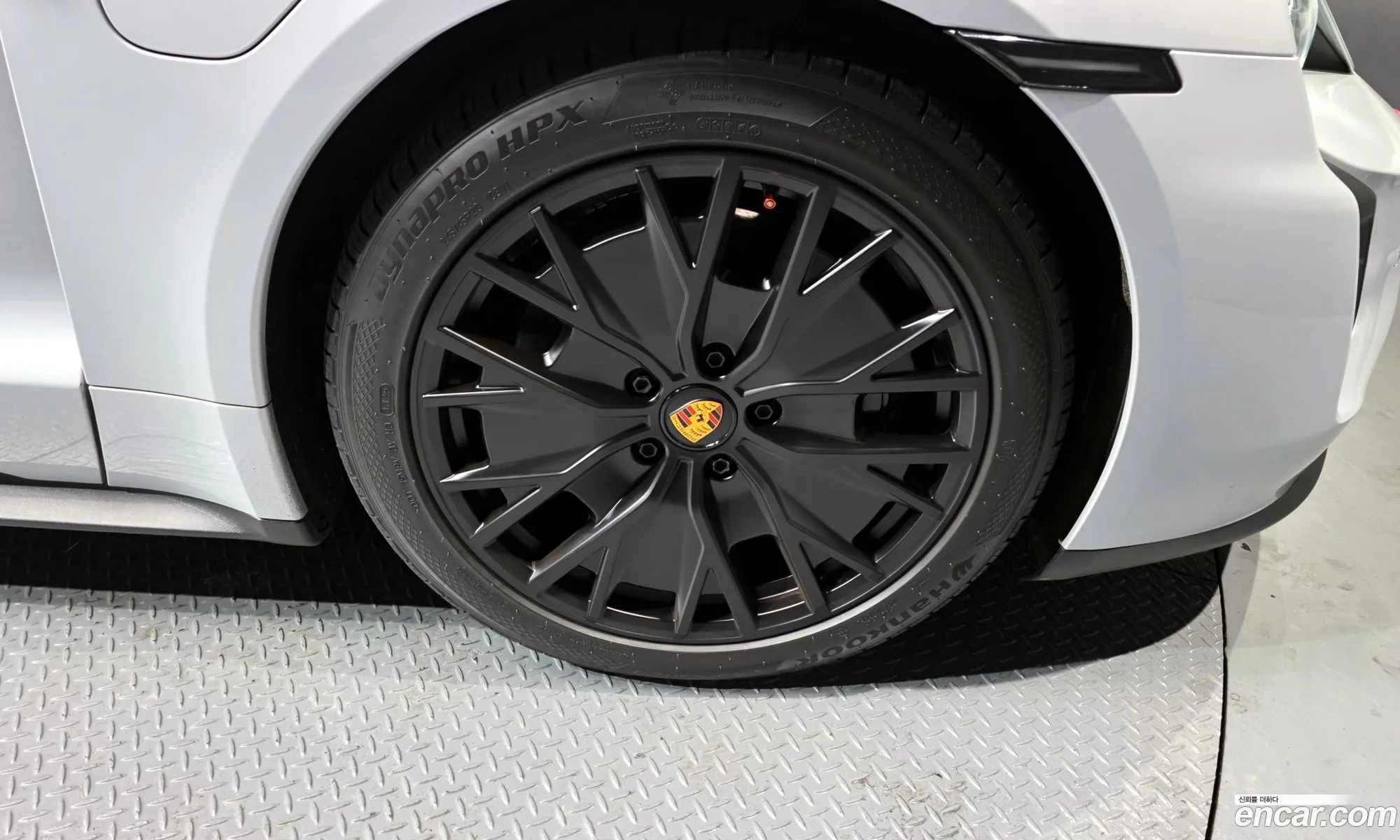 Porsche Taycan 2023 — 11