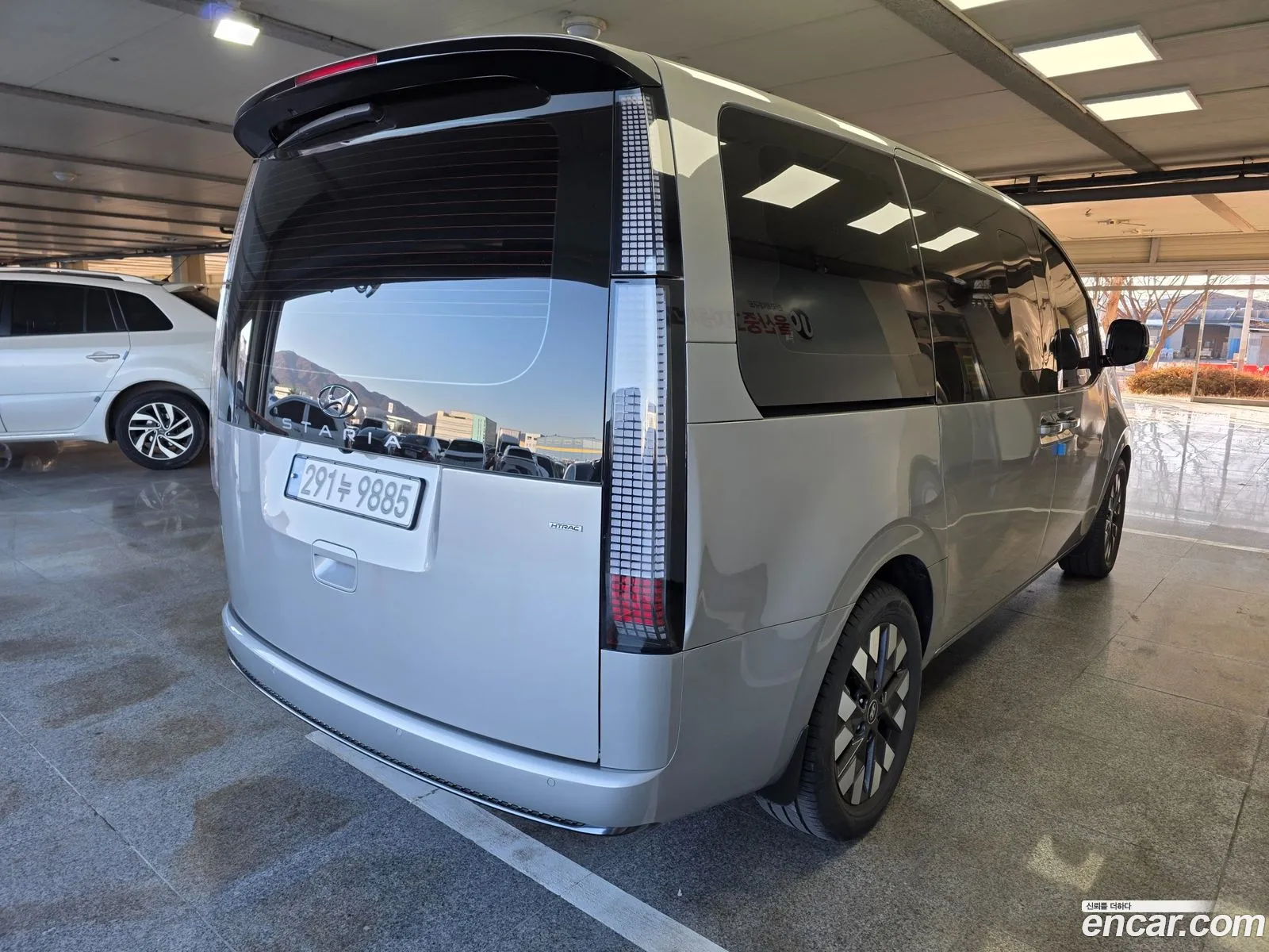 Hyundai Staria 2024 — 7