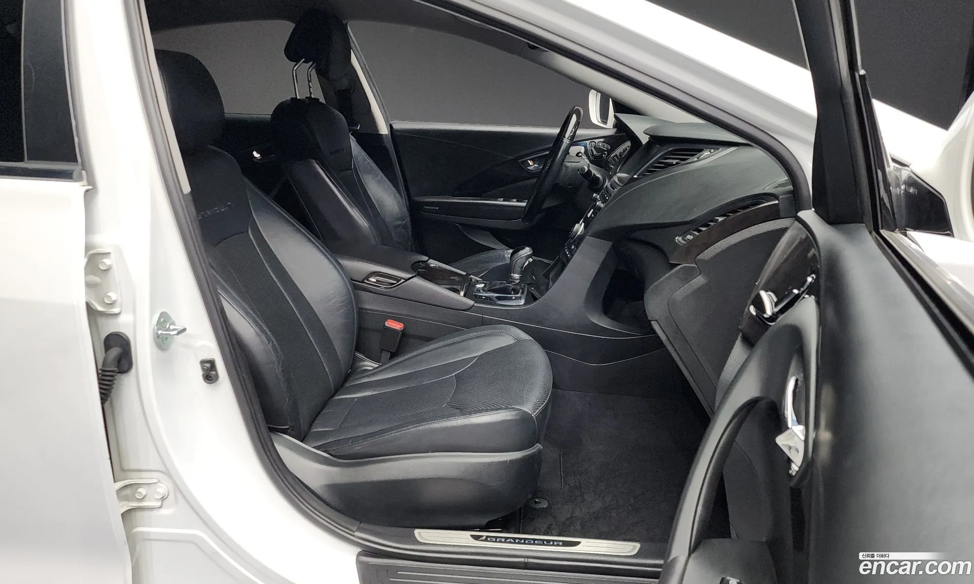 Hyundai Grandeur HG 2015 — 16