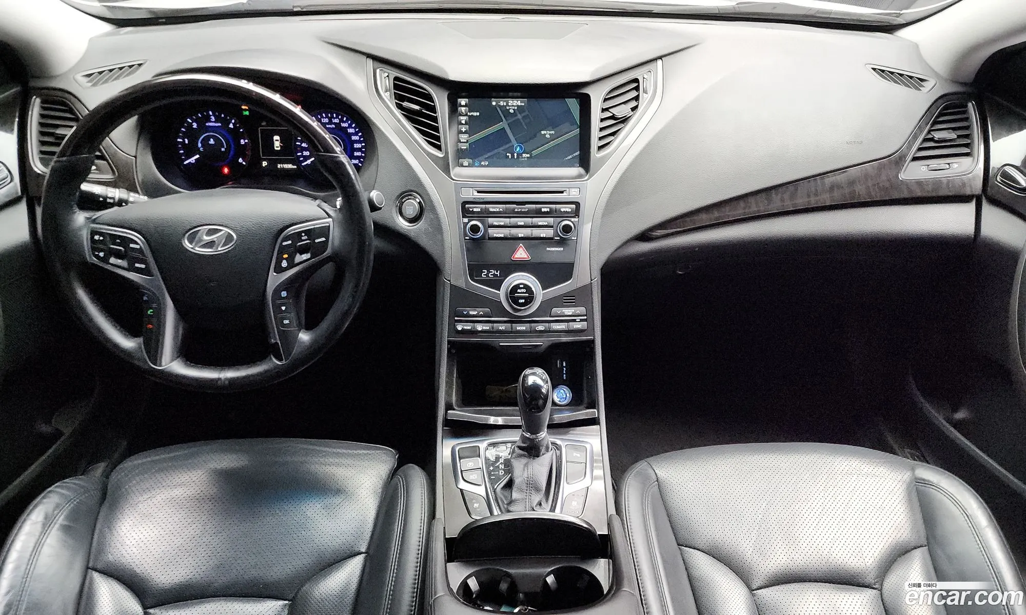 Hyundai Grandeur HG 2015 — 15