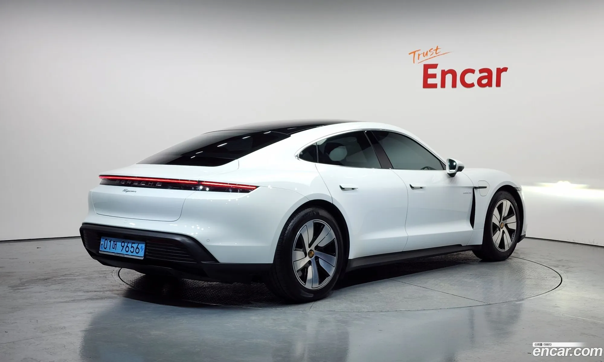 Porsche Taycan 2023 — 4