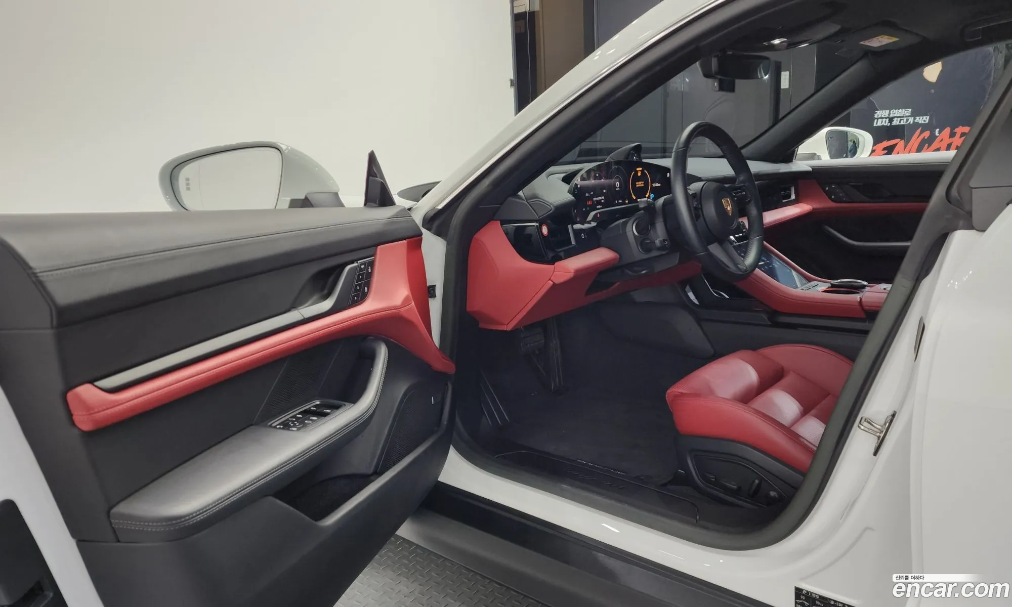 Porsche Taycan 2023 — 19