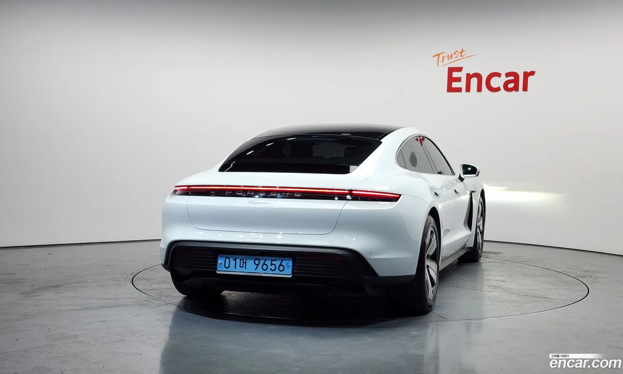 Porsche Taycan 2023 — 13