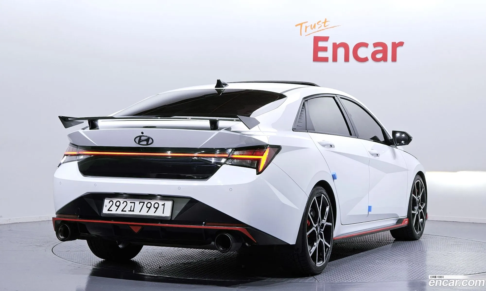 Hyundai Elantra 2023 — 12