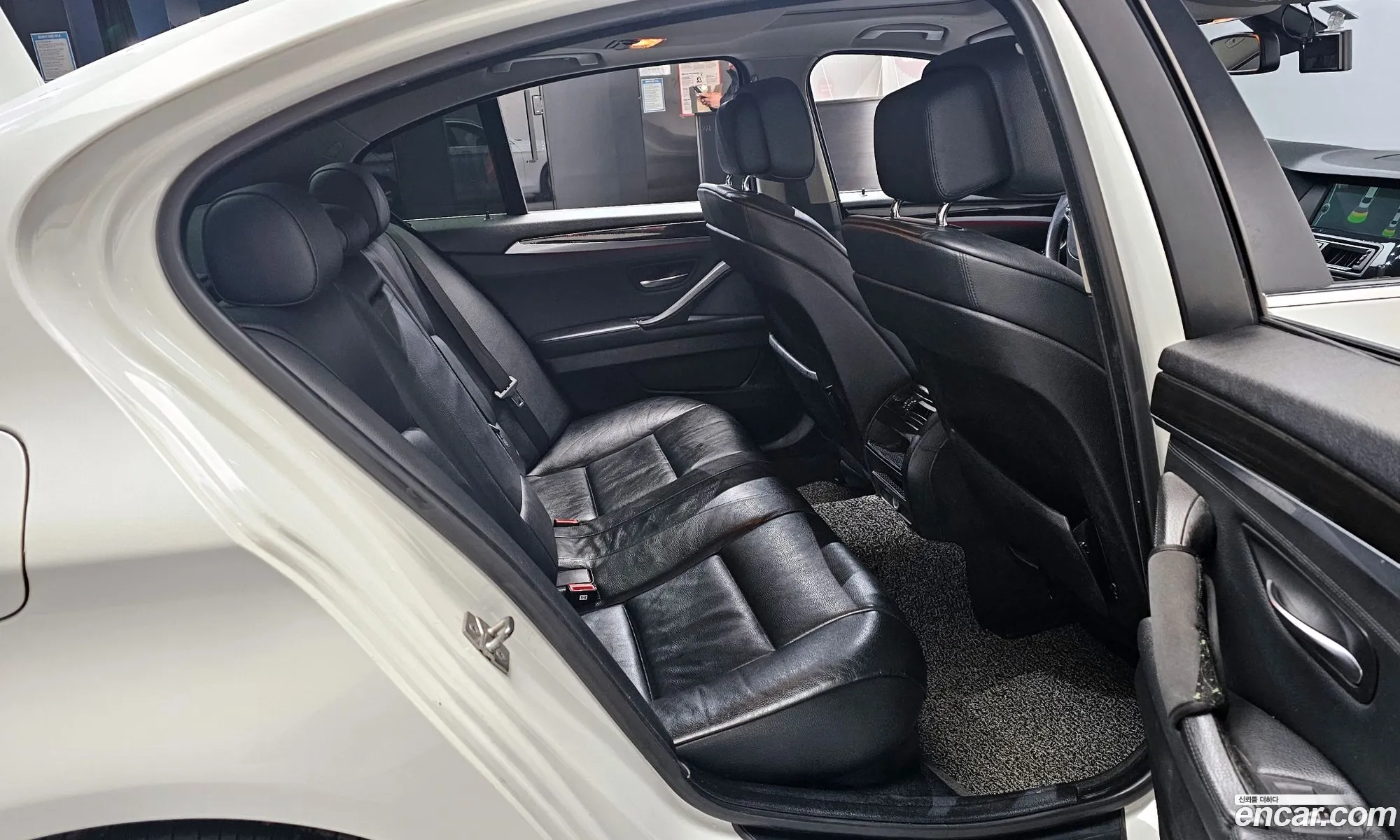 BMW 5 Series 2011 — 3