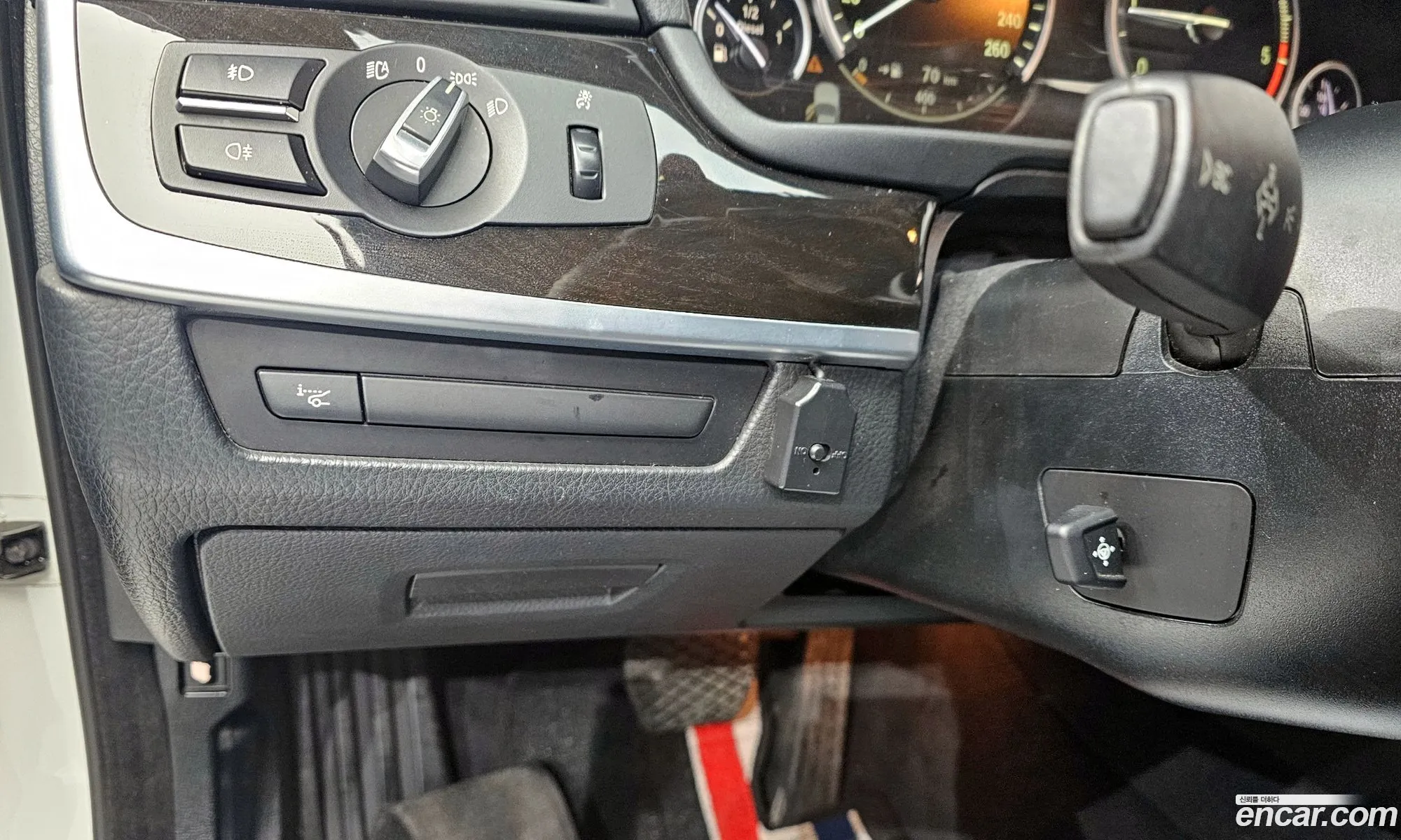 BMW 5 Series 2011 — 17