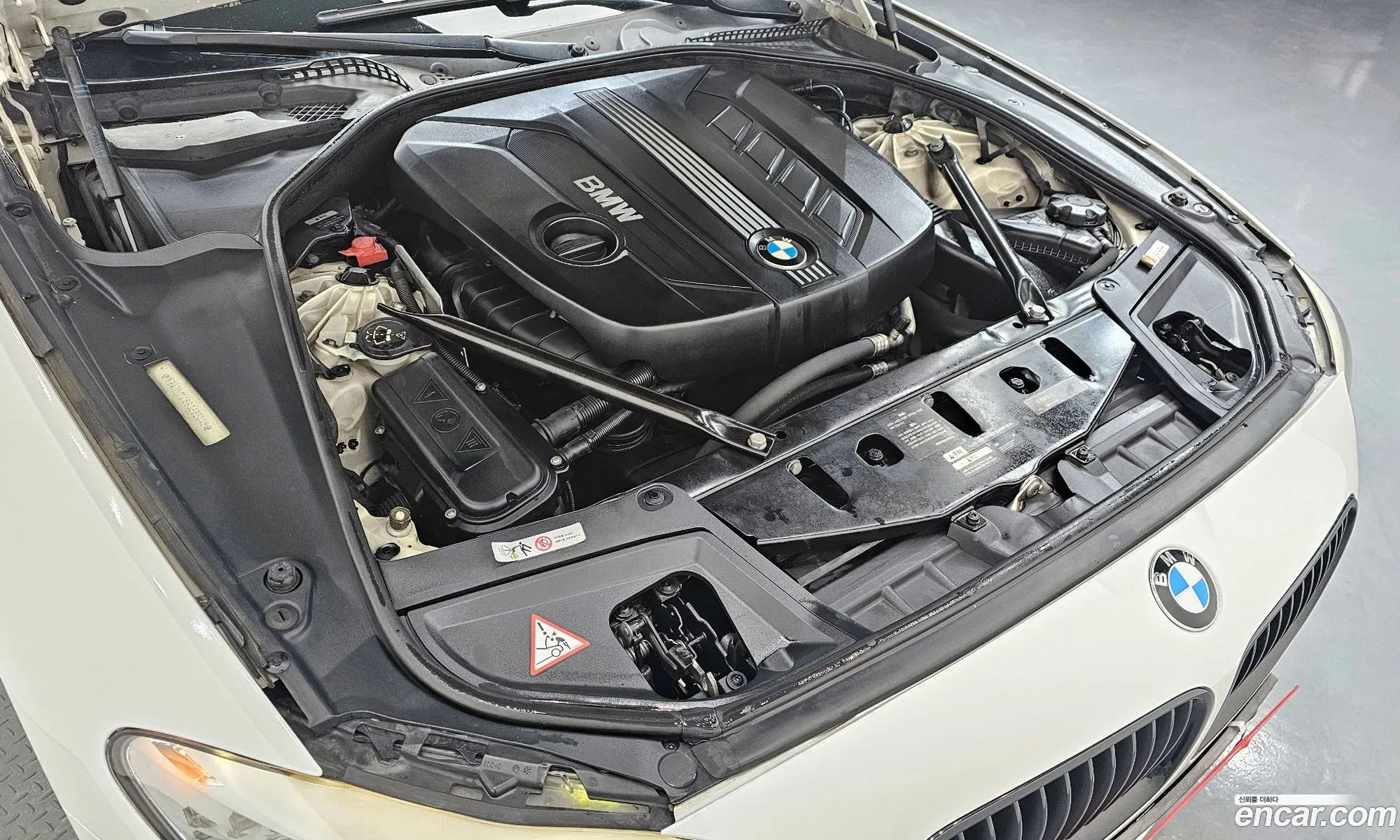 BMW 5 Series 2011 — 12
