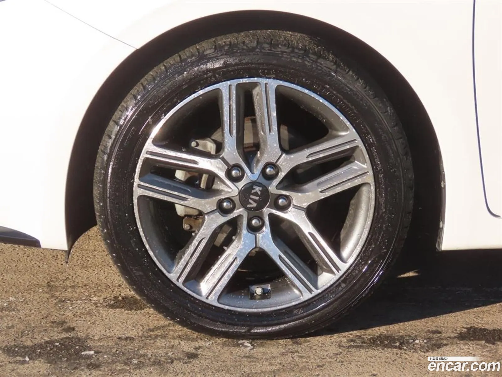 Kia K3 2018 — 16
