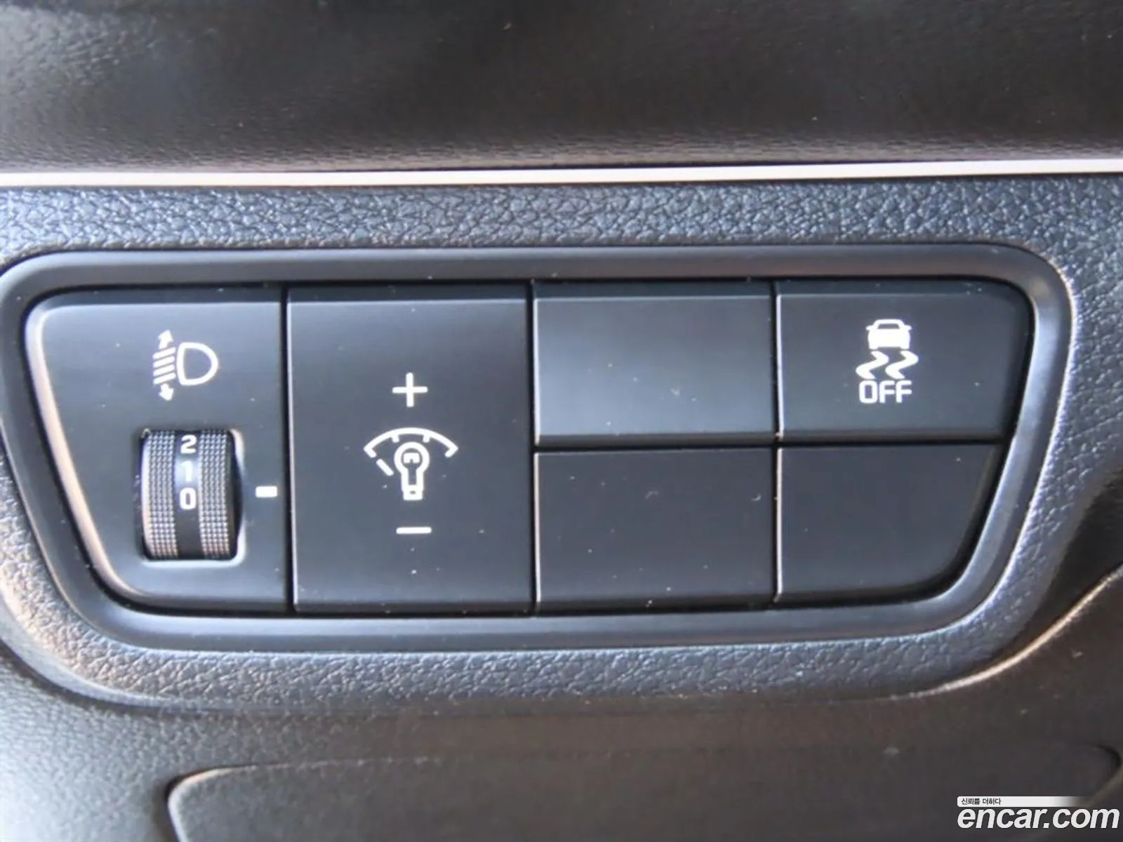 Kia K3 2018 — 18