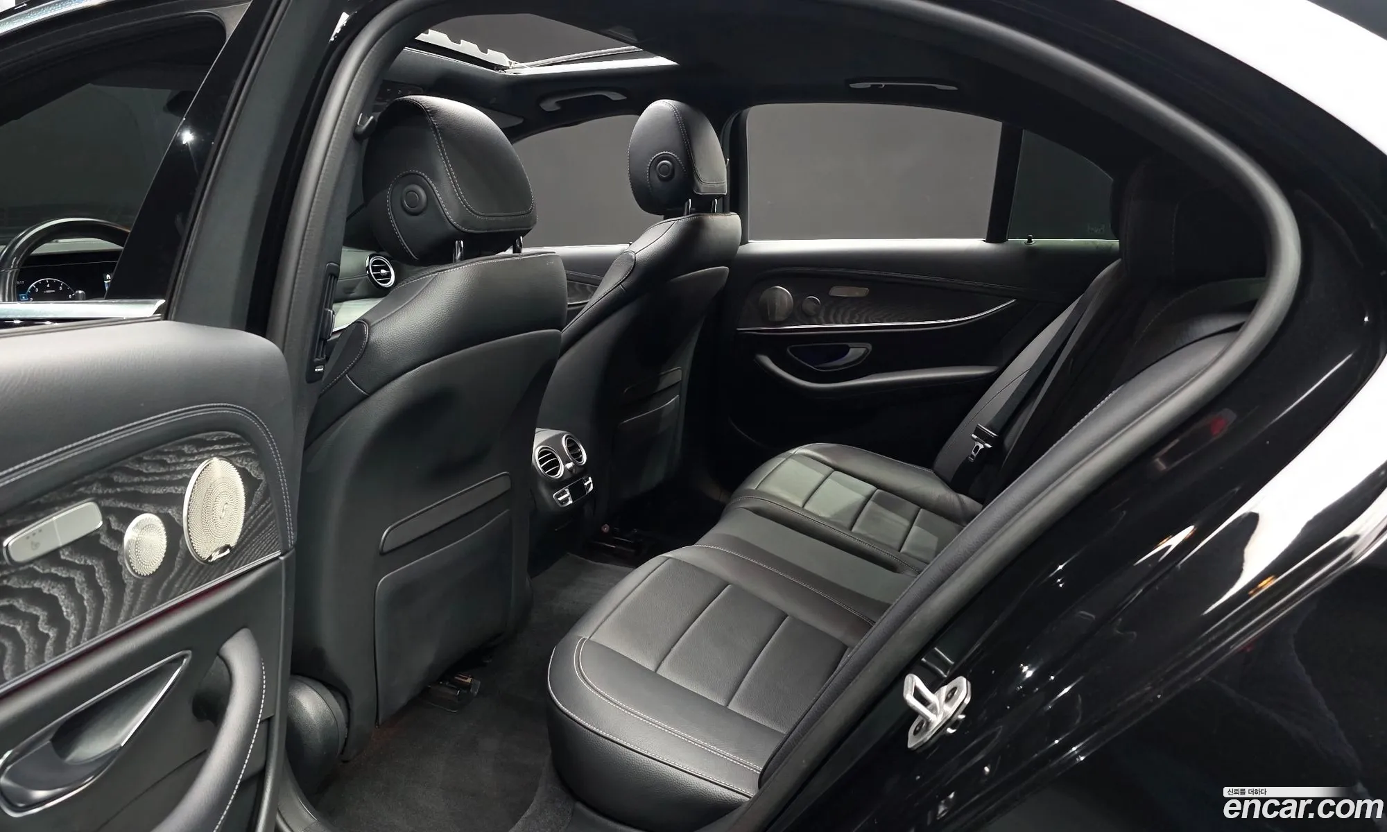 Mercedes-Benz E-Class W213 2022 — 18