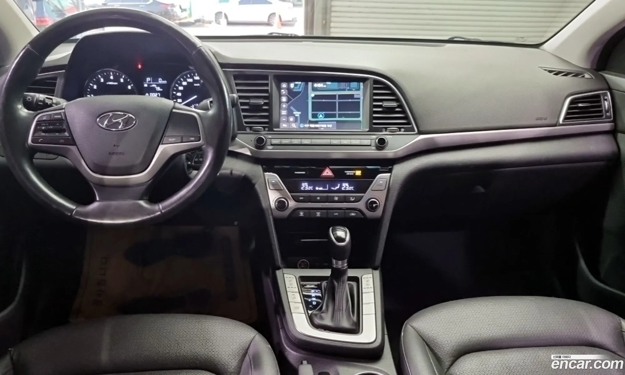 Hyundai Elantra AD 2018 — 11