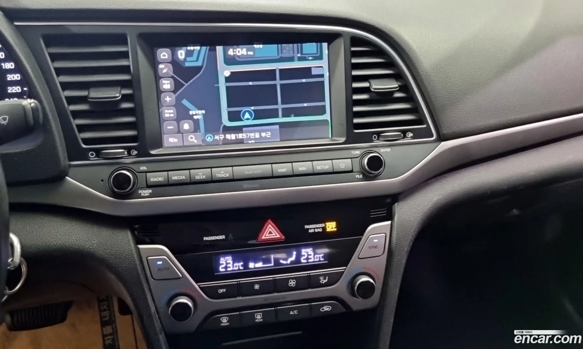 Hyundai Elantra AD 2018 — 13