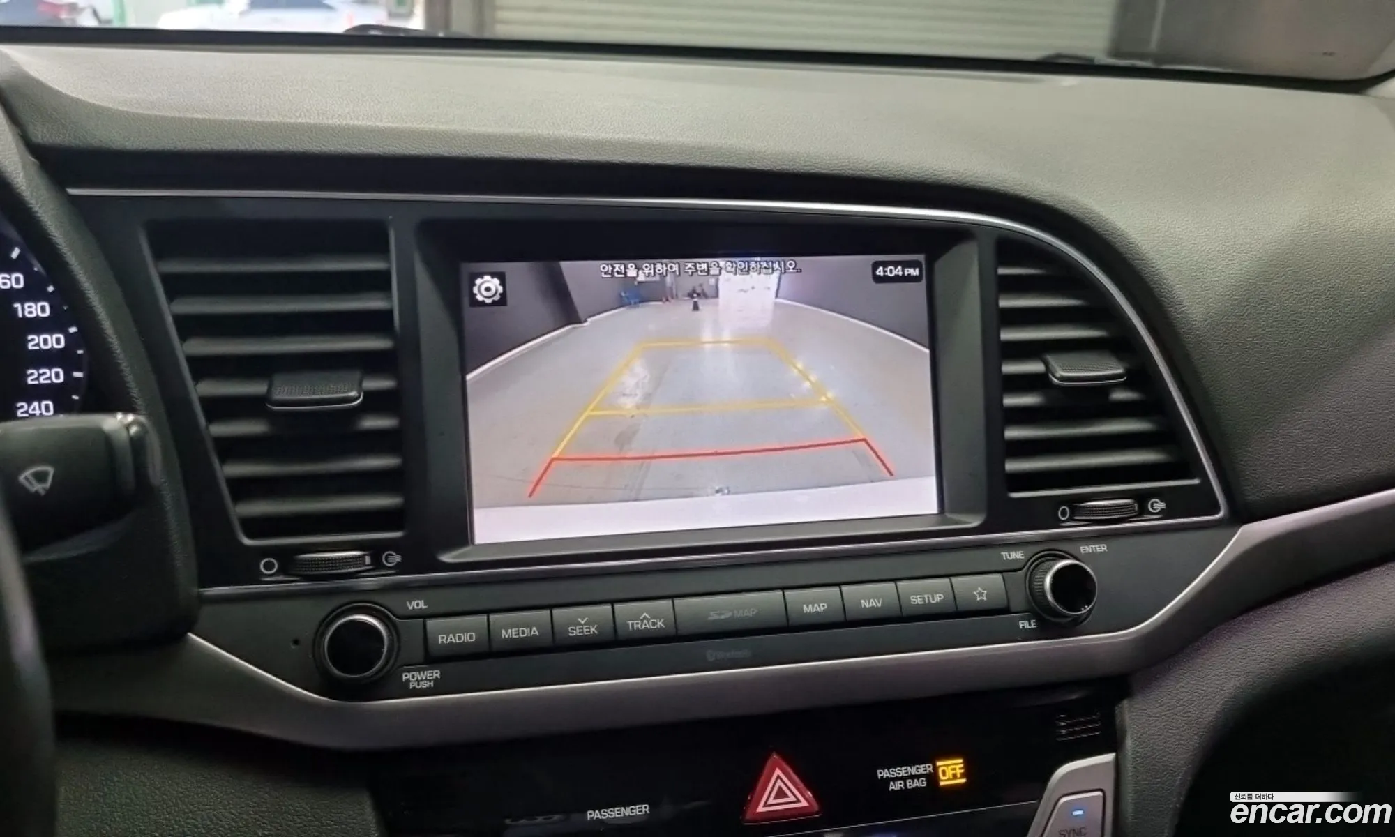 Hyundai Elantra AD 2018 — 14