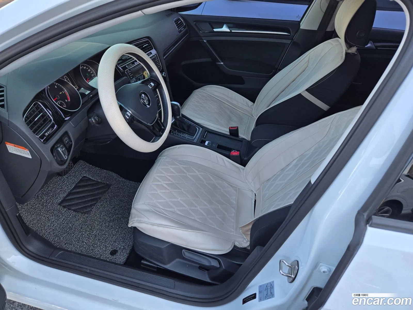 Volkswagen Golf 7th Gen 2014 — 4