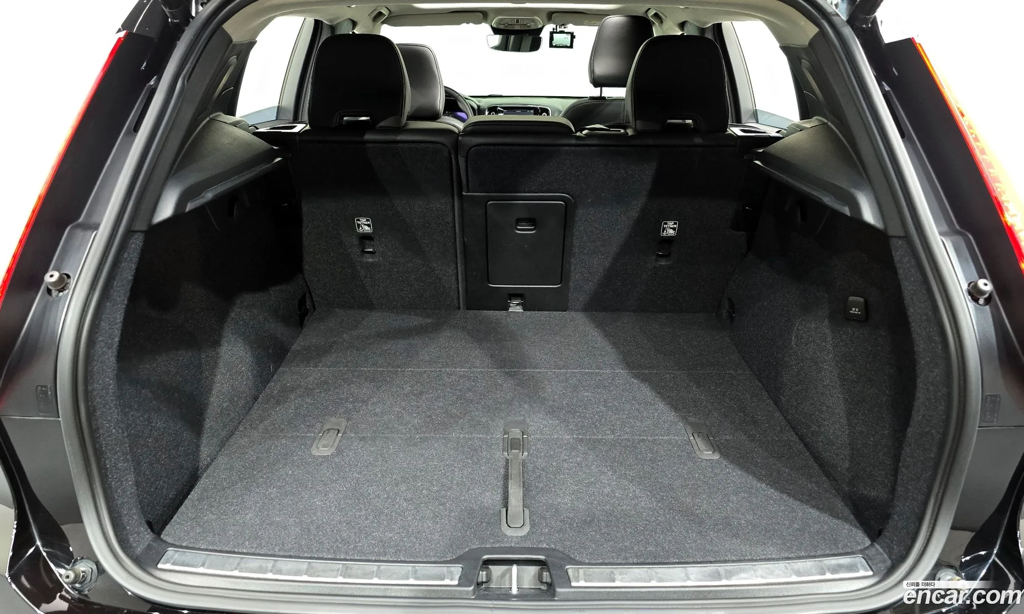 Volvo XC40 2023 — 19