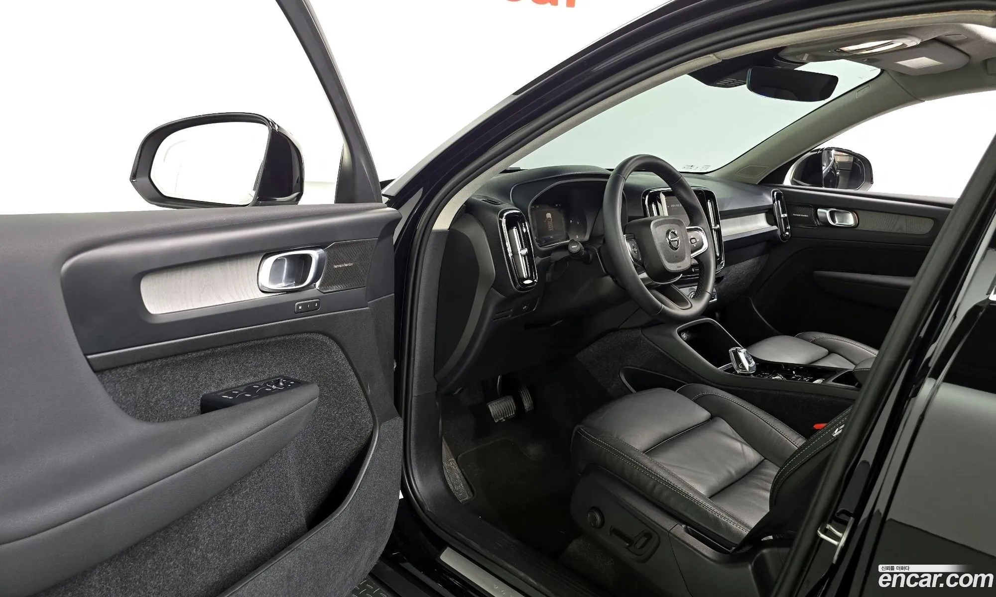 Volvo XC40 2023 — 11