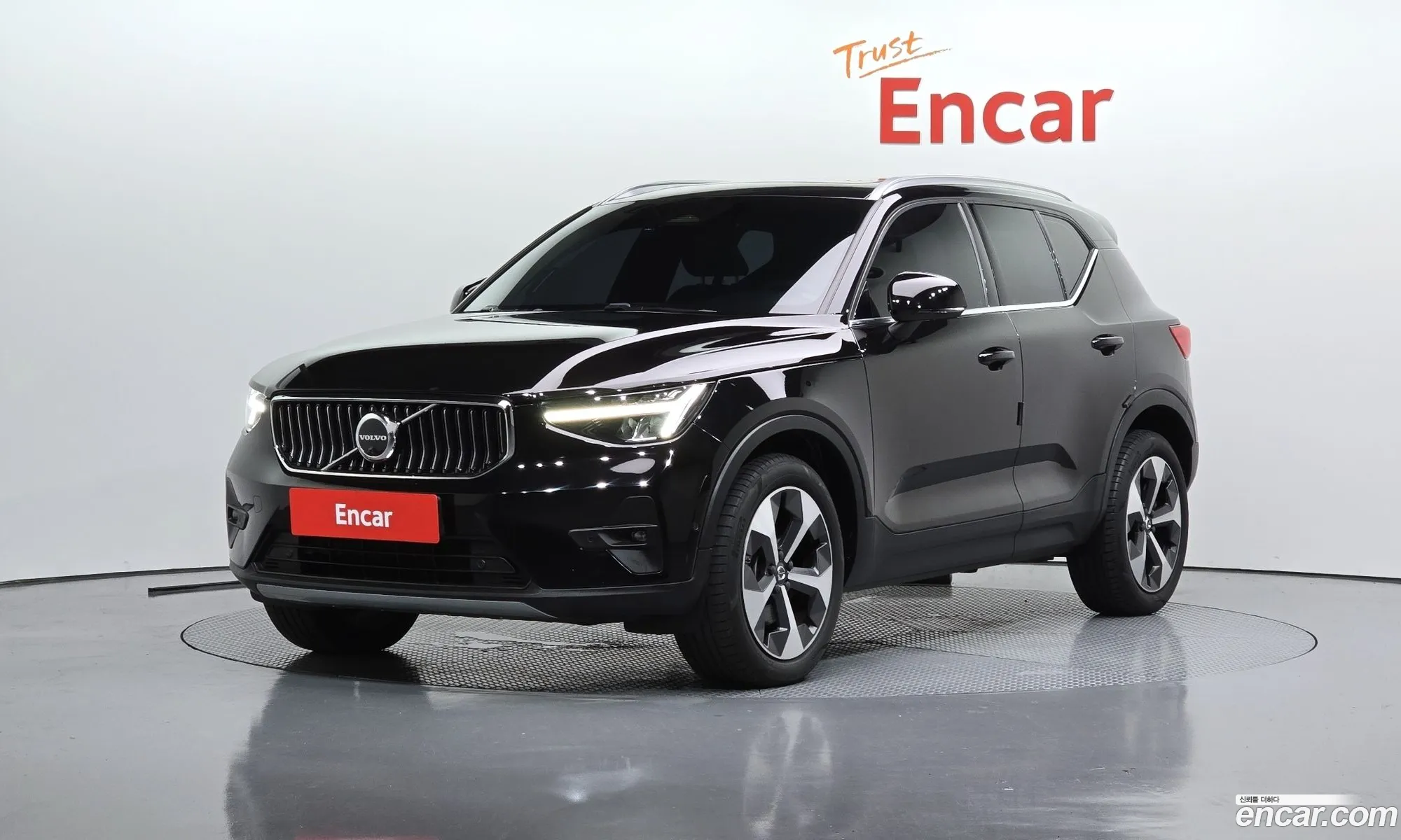 Volvo XC40 2023 — 3