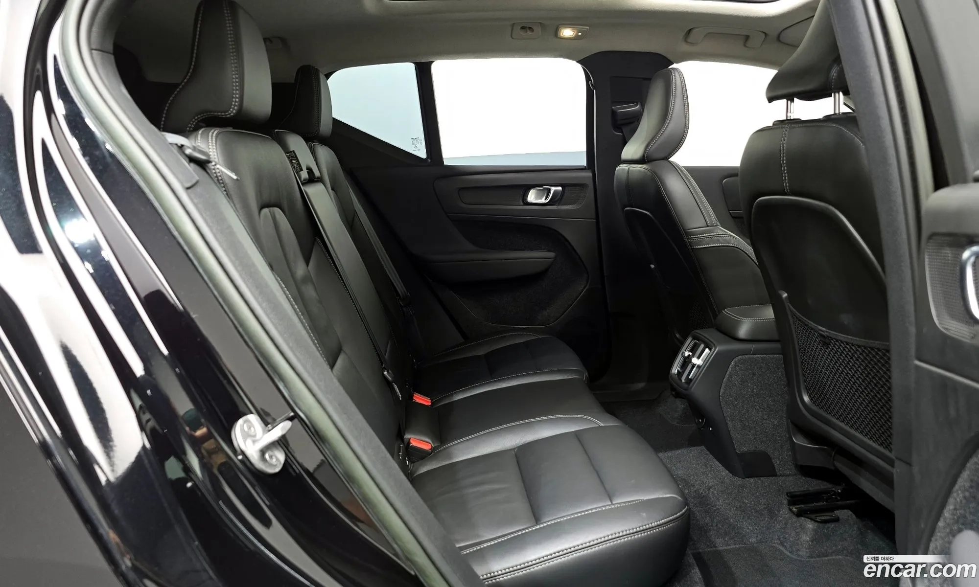Volvo XC40 2023 — 12