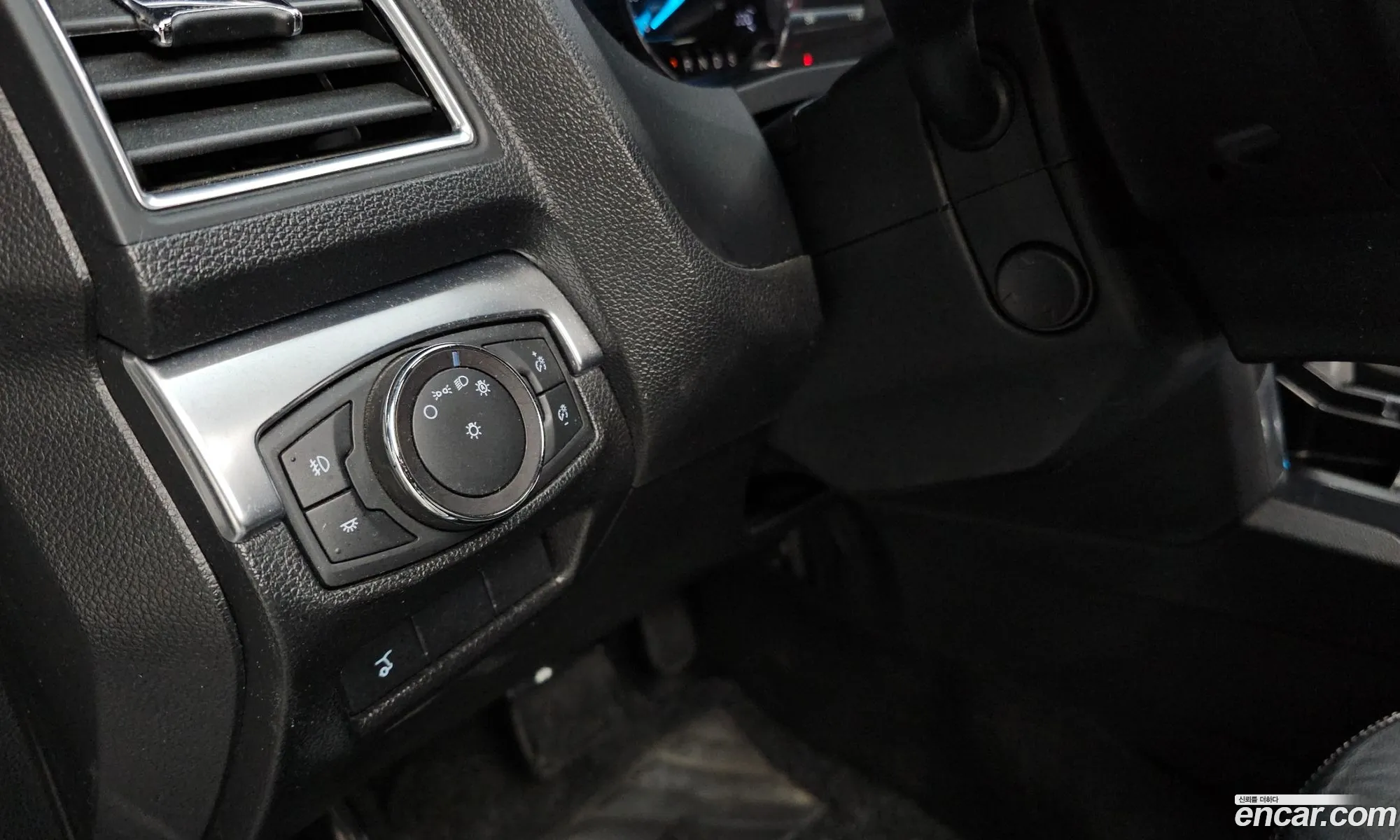 Ford Explorer 2019 — 18