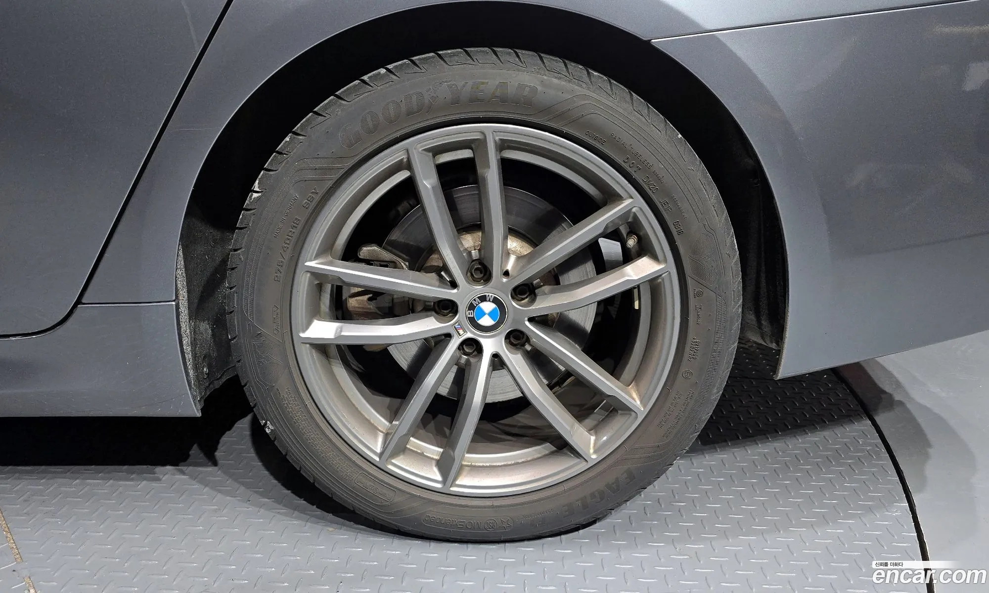 BMW 5 Series 2019 — 11