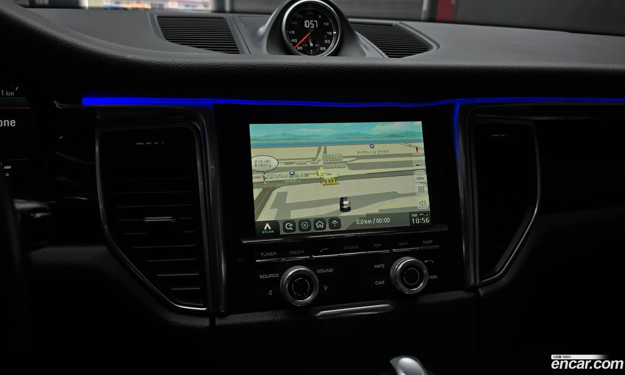 Porsche Macan 2015 WP1AD2950FLB35830 — 17