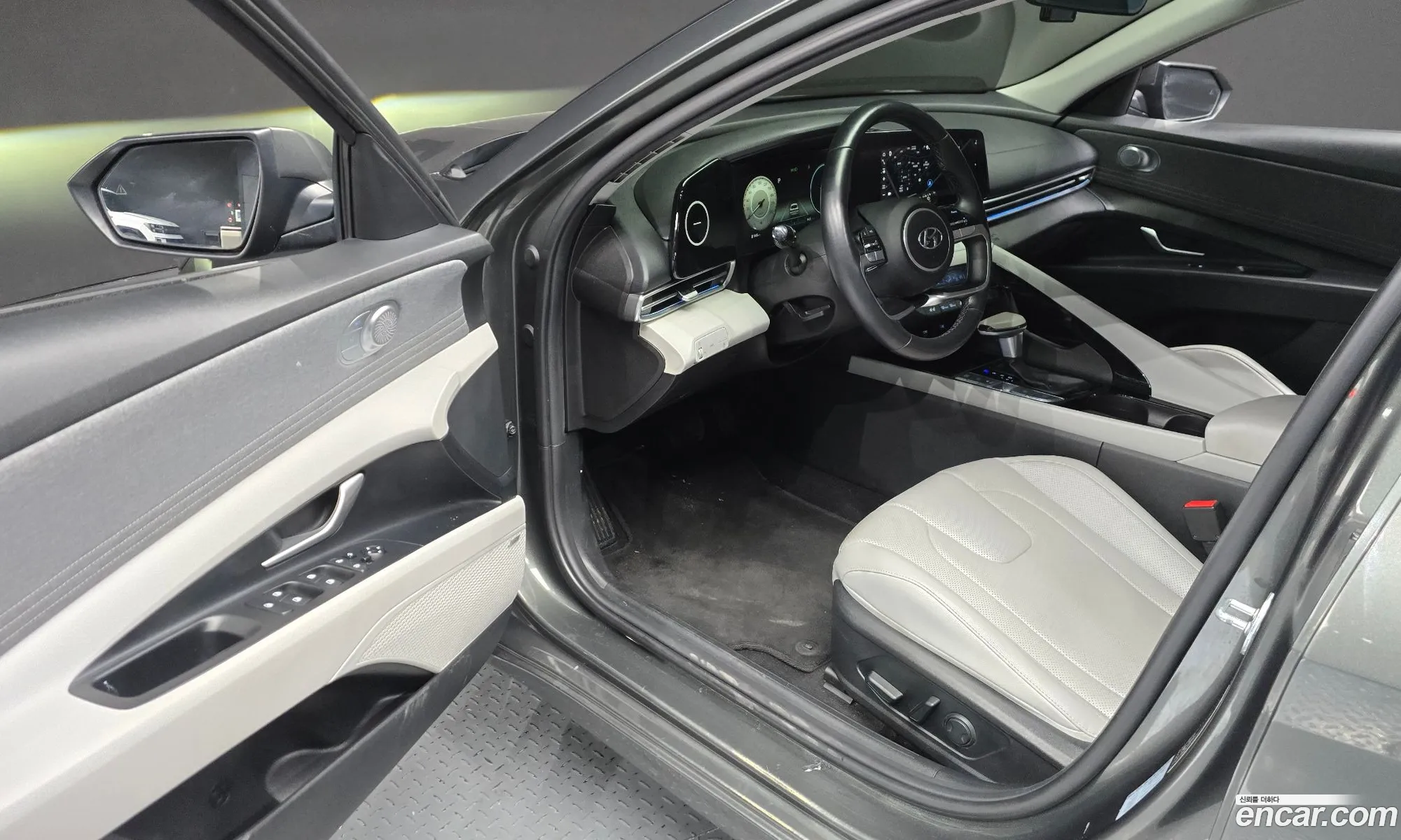 Hyundai Elantra 2021 — 14