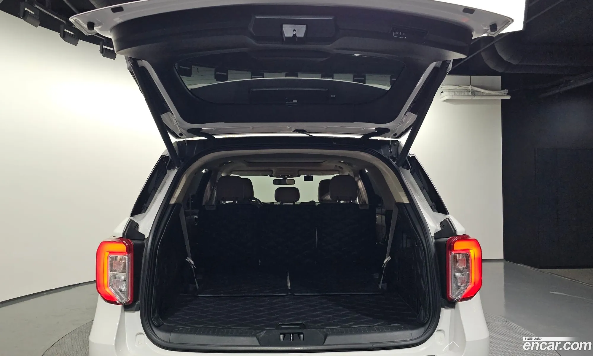 Ford Explorer 6th Gen 2022 1FMSK8FH111111111 — 9