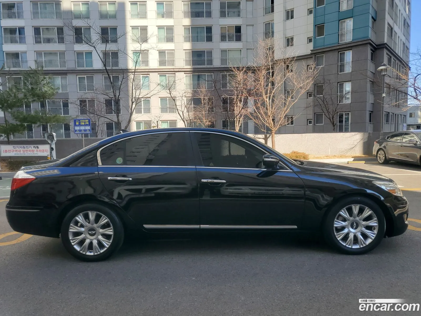 Hyundai Genesis 2010 — 10