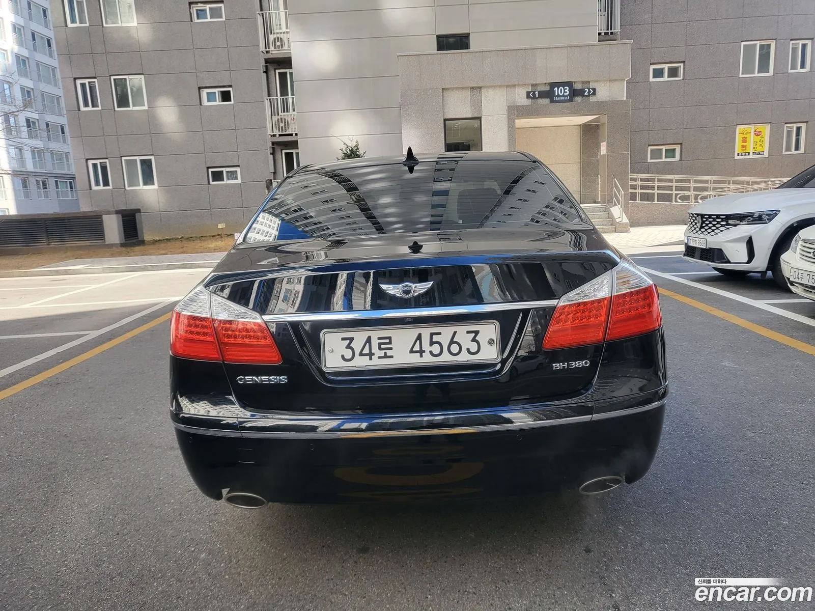 Hyundai Genesis 2010 — 18