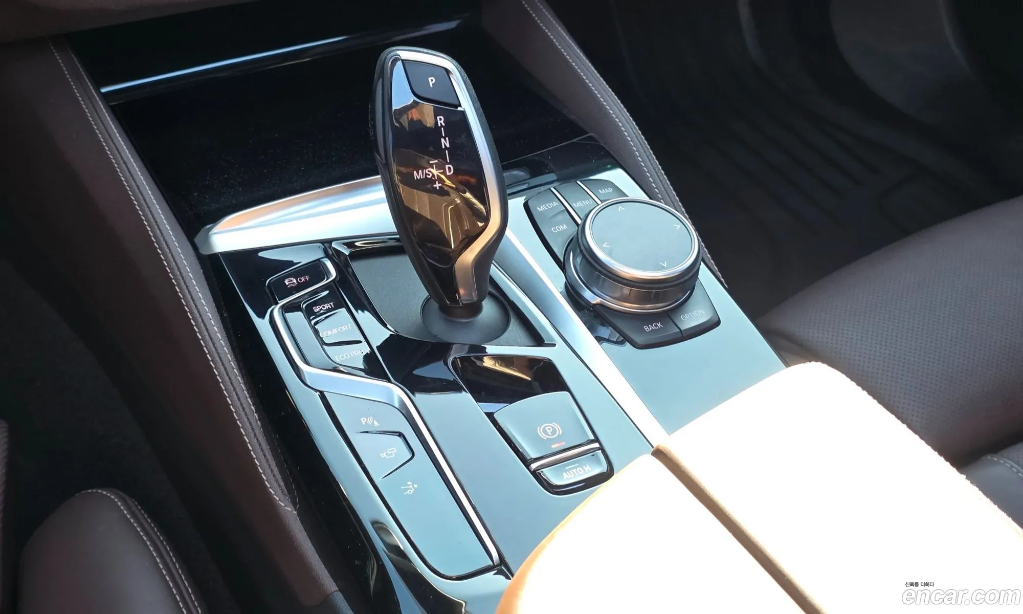 BMW 6 Series GT 2022 — 17