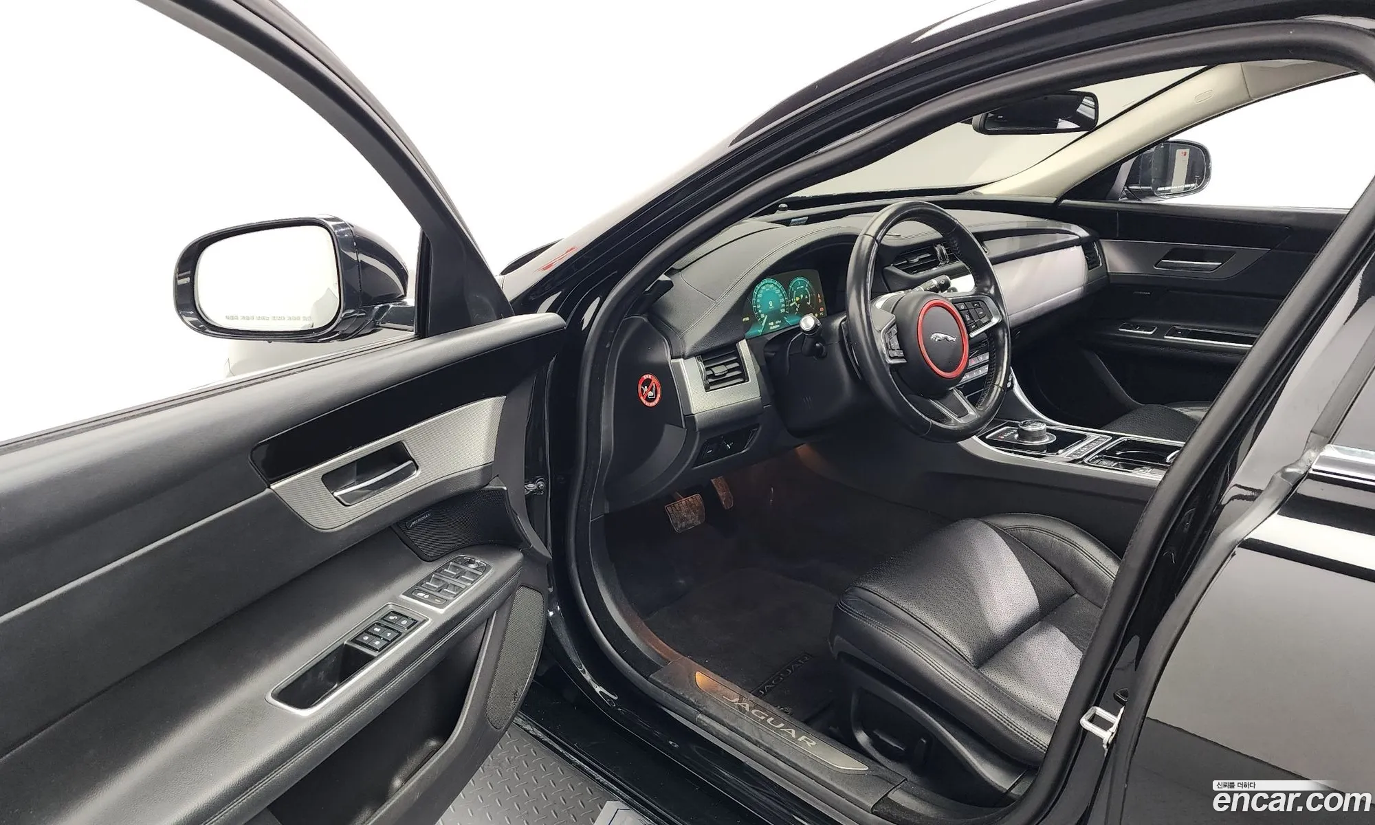 Jaguar XF 2017 SAJBB4BN7JCY61938 — 12