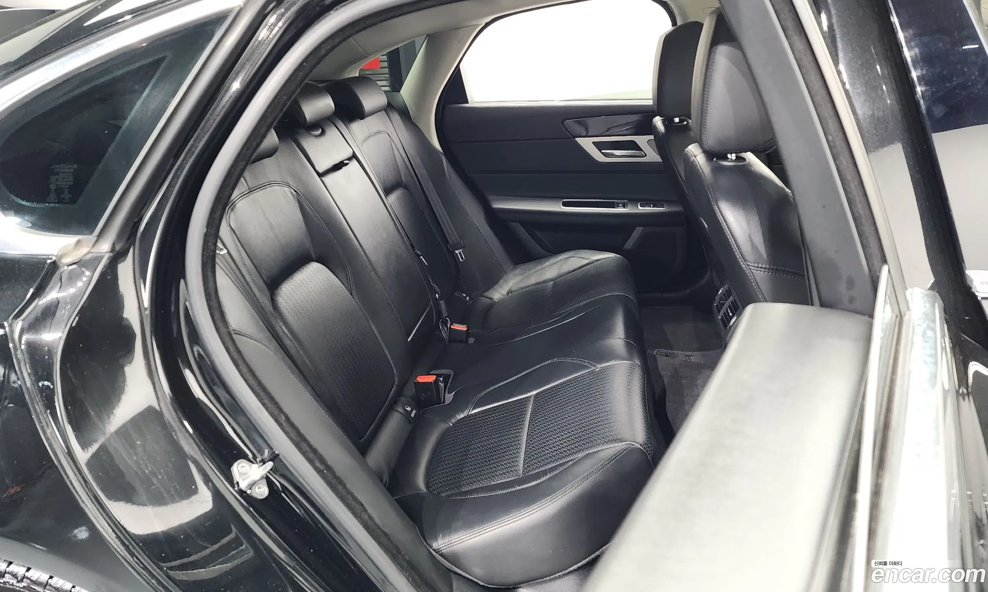 Jaguar XF 2017 SAJBB4BN7JCY61938 — 10
