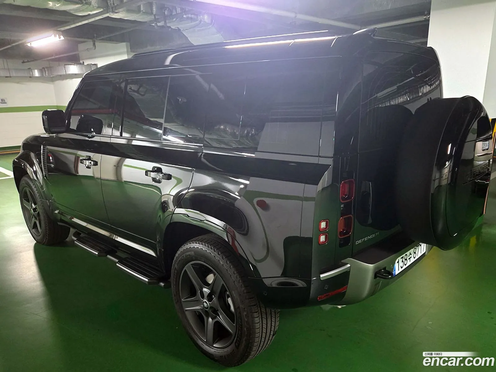 Land Rover Defender 2025 — 8